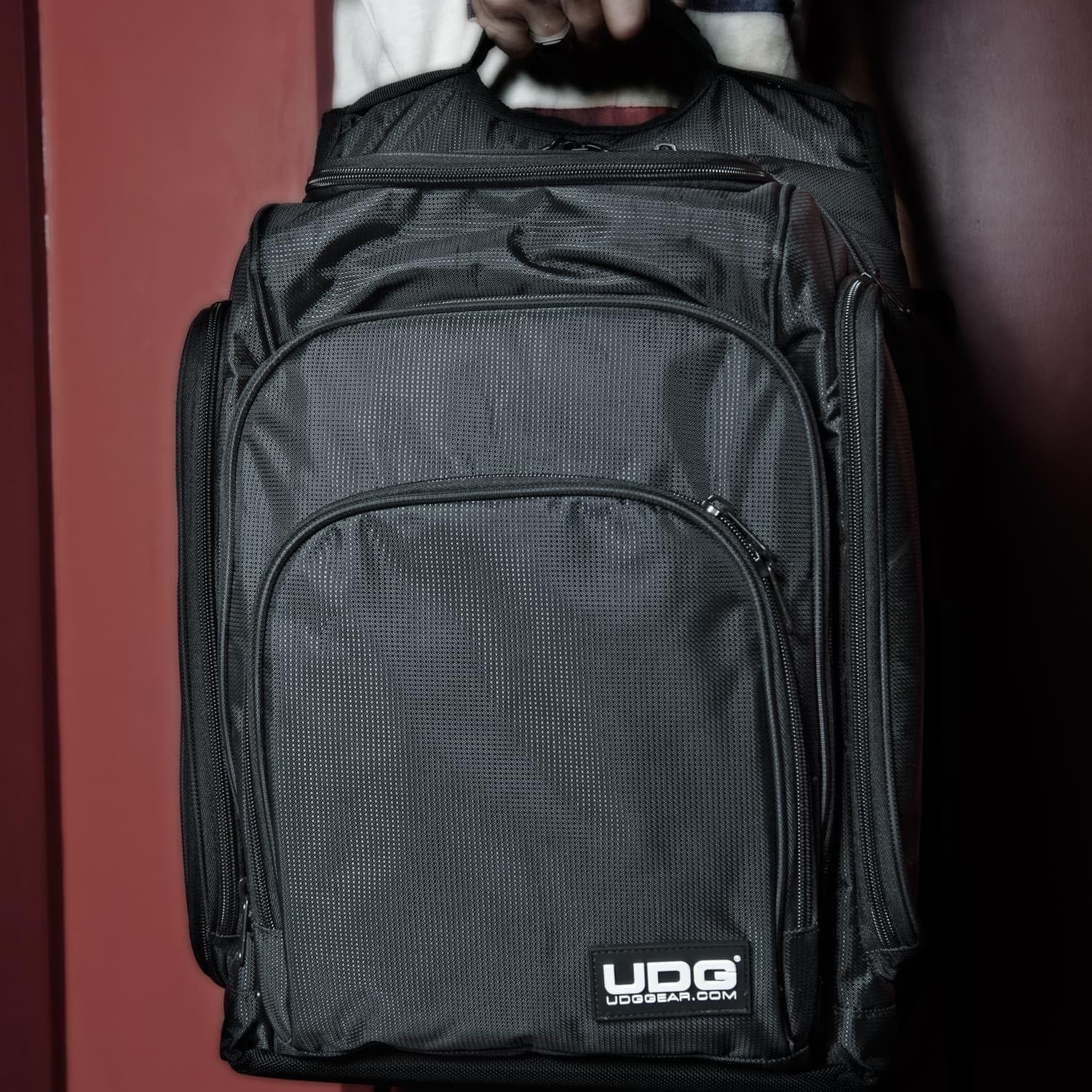 UDG Ultimate DIGI Backpack Black/Orange Inside - Zaino per Laptop, Nero con interno in Arancione