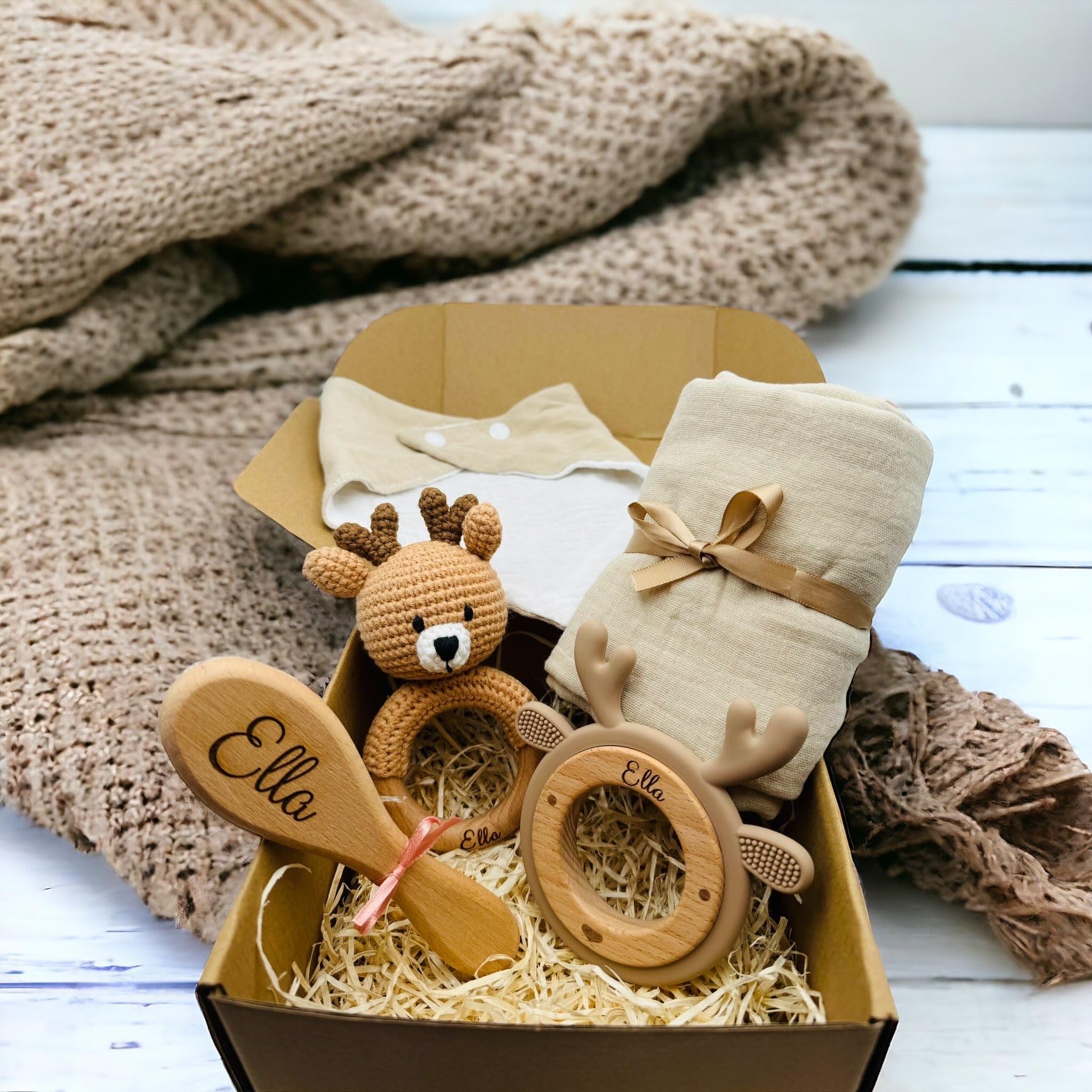 Babyset mit Beissring, Rassel, Mulltuch und Latz
