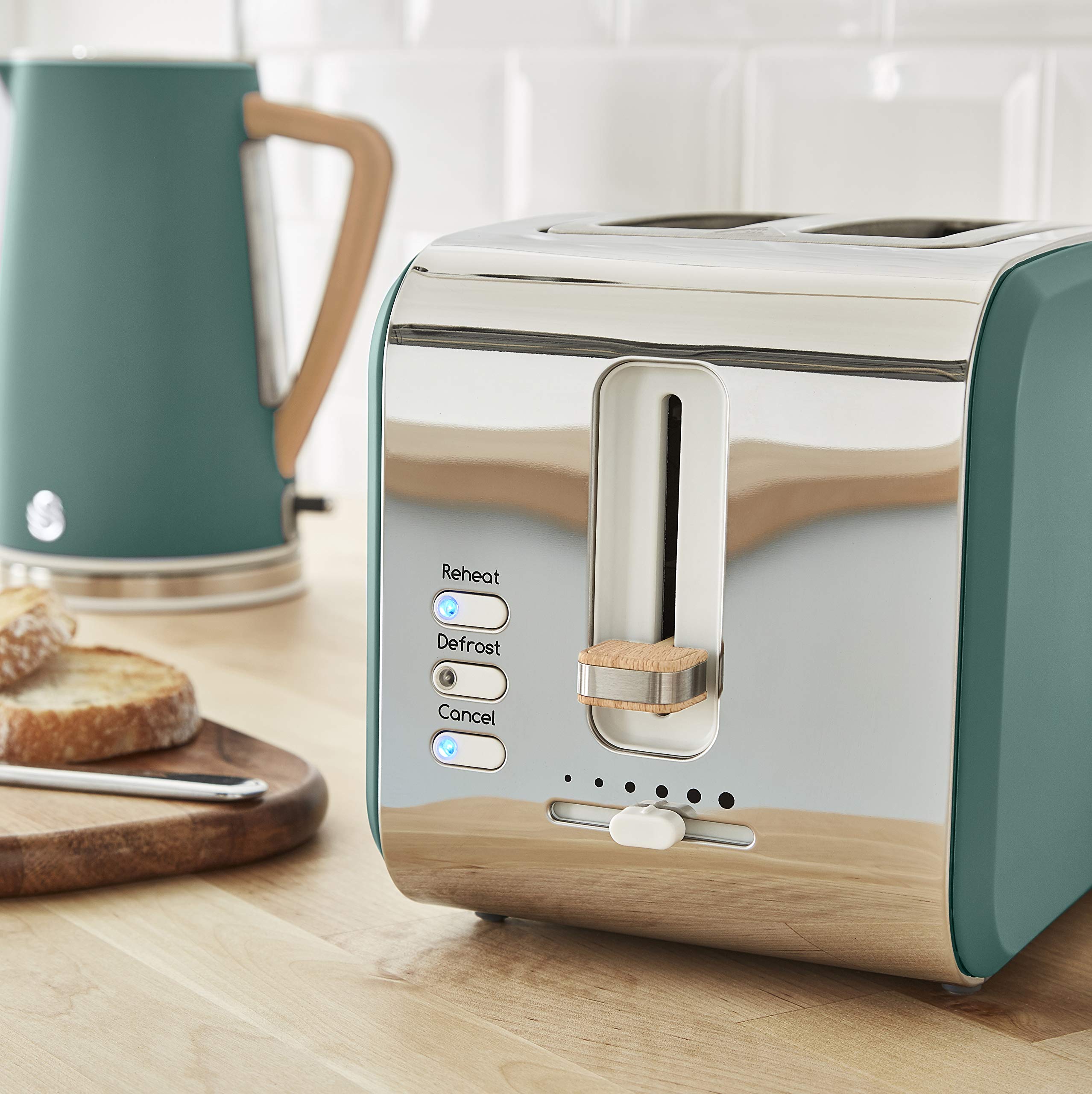 Swan Nordic Set petit-déjeuner bouilloire 1,7 L 2200 W, grille-pain à fente large 2 tranches, micro-ondes 20 L numérique, design moderne, effet bois, vert