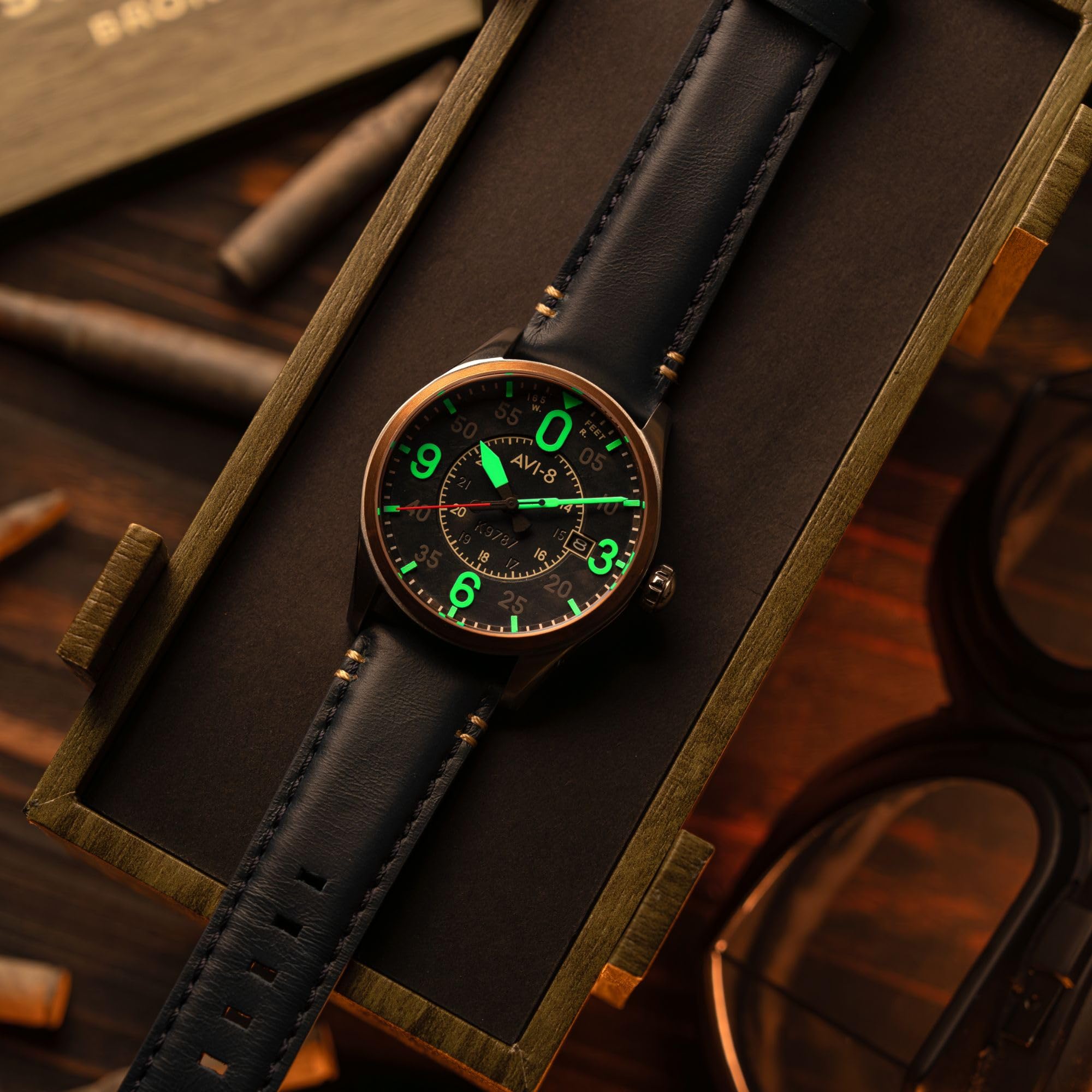 AVI-8 Herren 42mm Spitfire Smith Automatik Uhr mit Lederarmband AV-4090