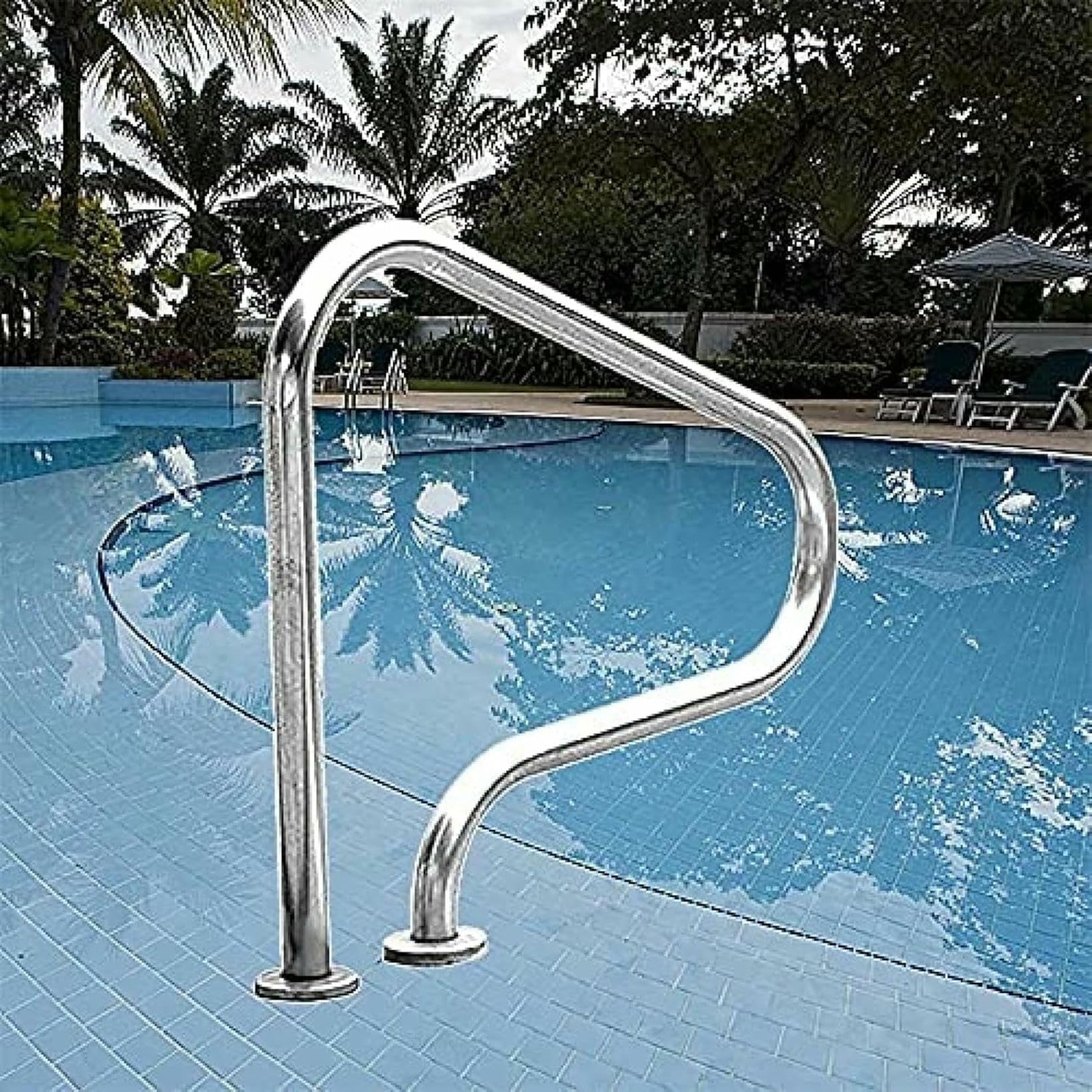 Rampe de sécurité pour piscine à montage facile pour sécuriser le bassin familial