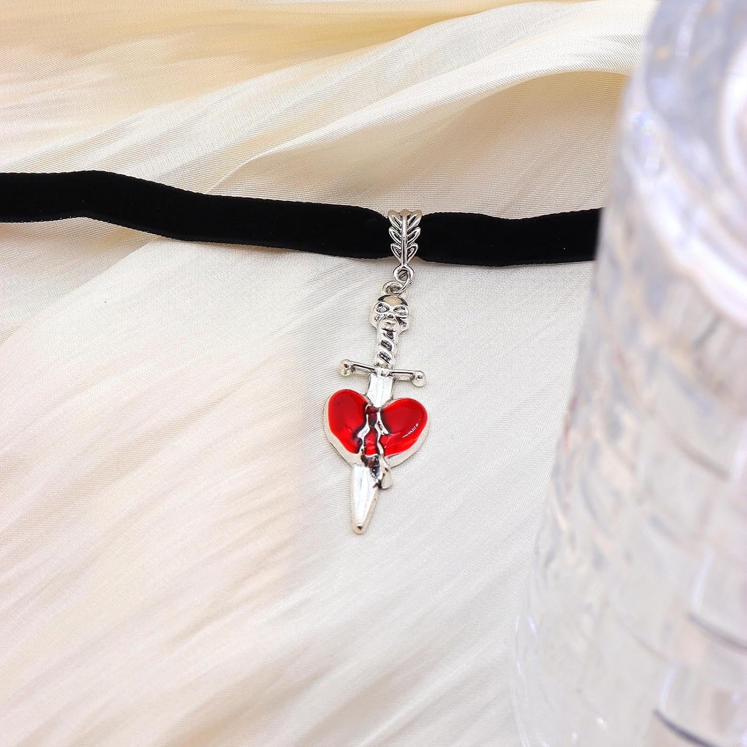 Heart Choker Necklace for Women,90s Balck Velvet Choker Necklace Goth Jewelry,Red Heart Gothic Holloween Necklaces - Image 5