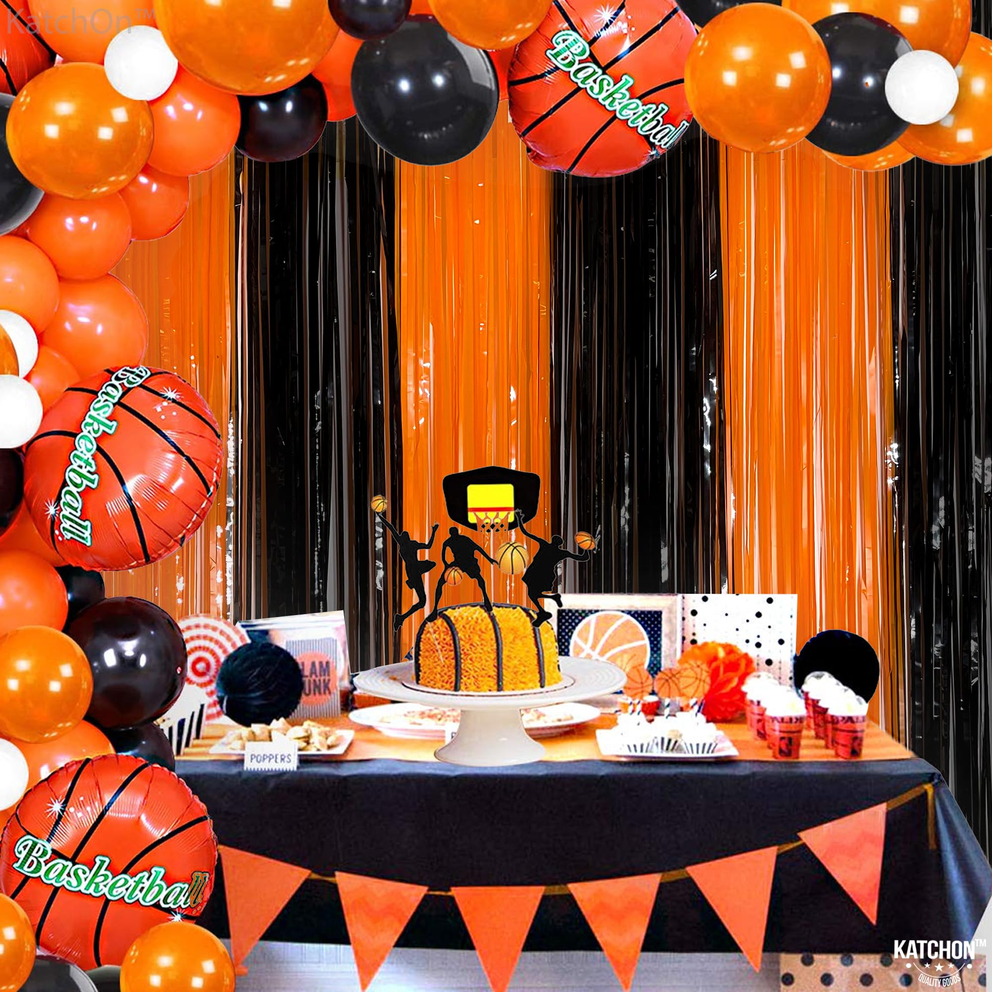 KatchOn, Cortina de flecos de papel de aluminio negro y naranja, extra grande de 3.2 x 8 pies, paquete de 2, serpentinas naranjas y negras, decoraciones de Halloween, cortina de fondo con flecos para