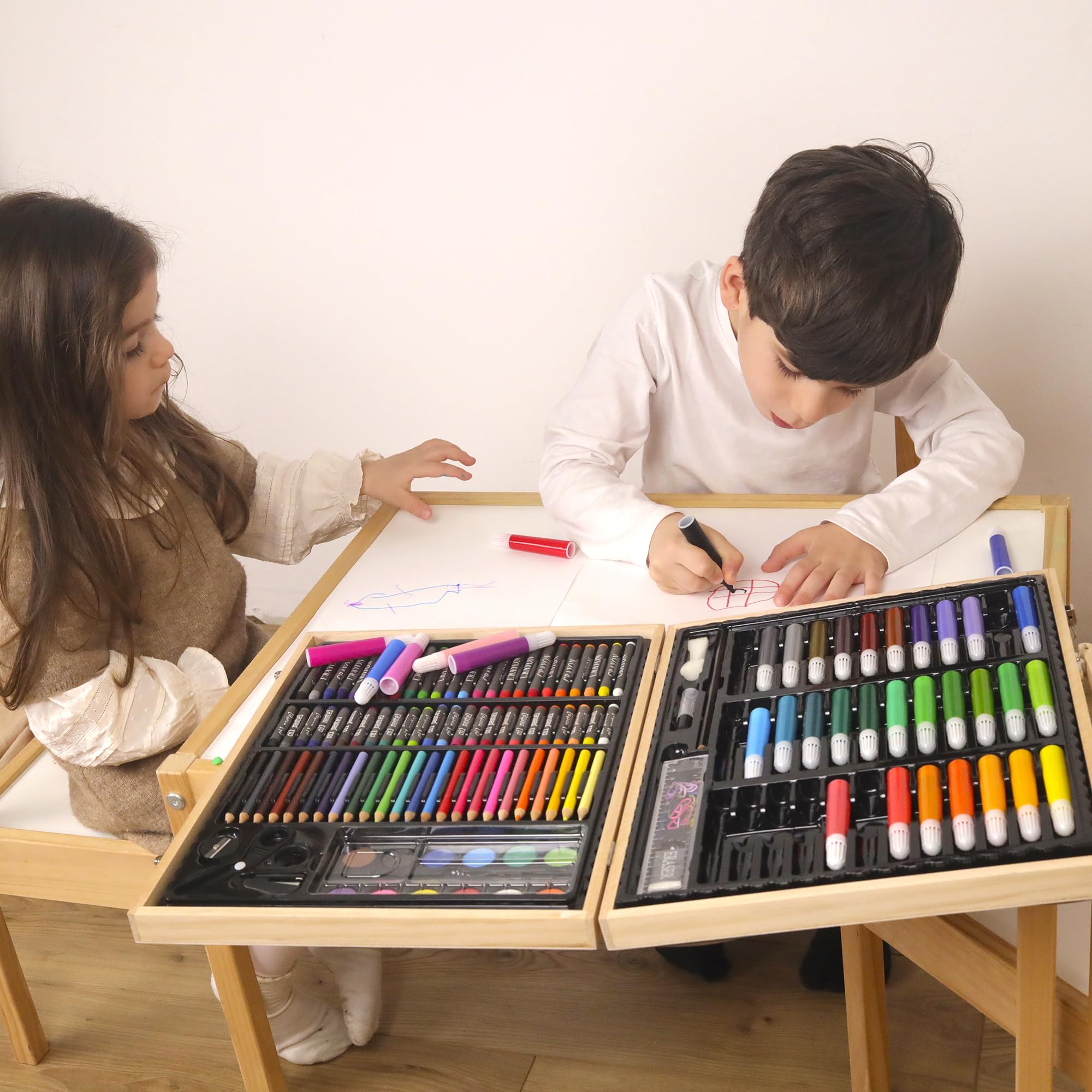 MAIN D'ARTISTE - Maletín de Dibujo de 150 Piezas - Ocio Creativo - 030227 - Para Colorear - Multicolor - Caja de Dibujo - Creatividad - Manualidades - Kit Completo - Artes Plásticas