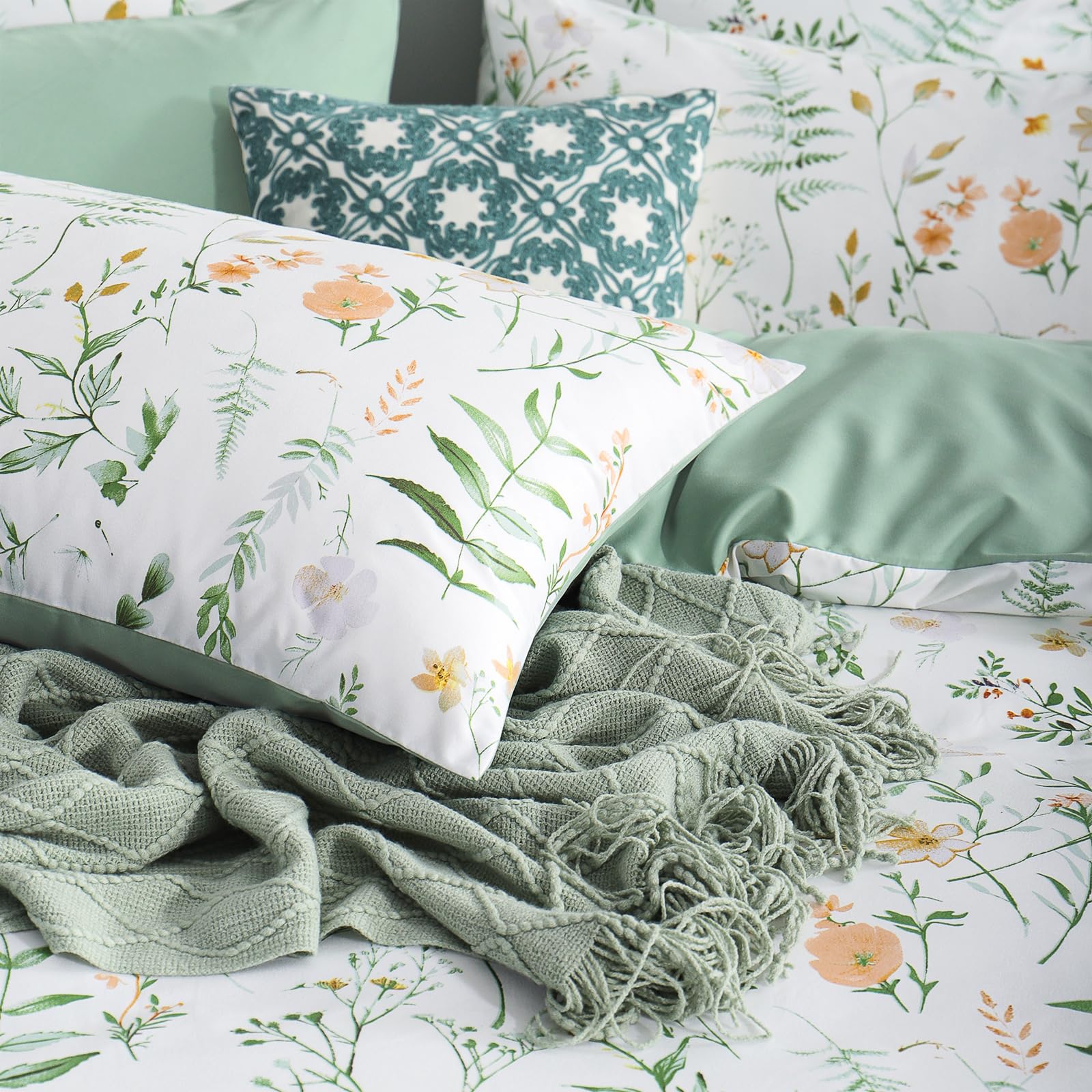 Aisbo Double Bedding Duvet Cover Sets, 3 Pieces Floral Bedding Set White and Sage Green - Image 4