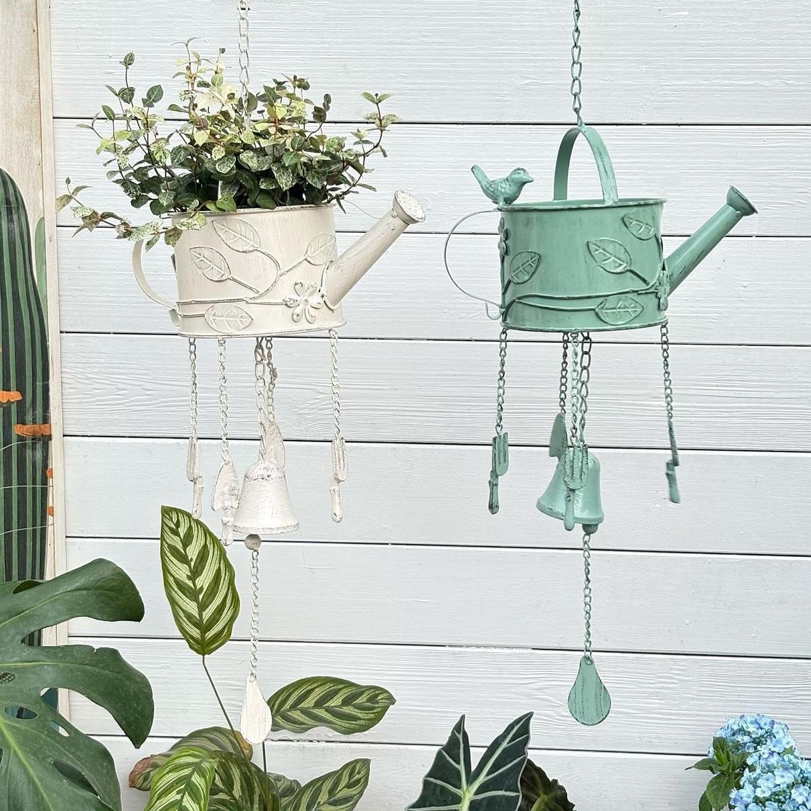 Baoblaze Annaffiatoio in Metallo con Campanellino a, Versatile, Rustico, Decorativo da Appendere per Interni, Giardino ed Esterni, Idea Regalo, Verde