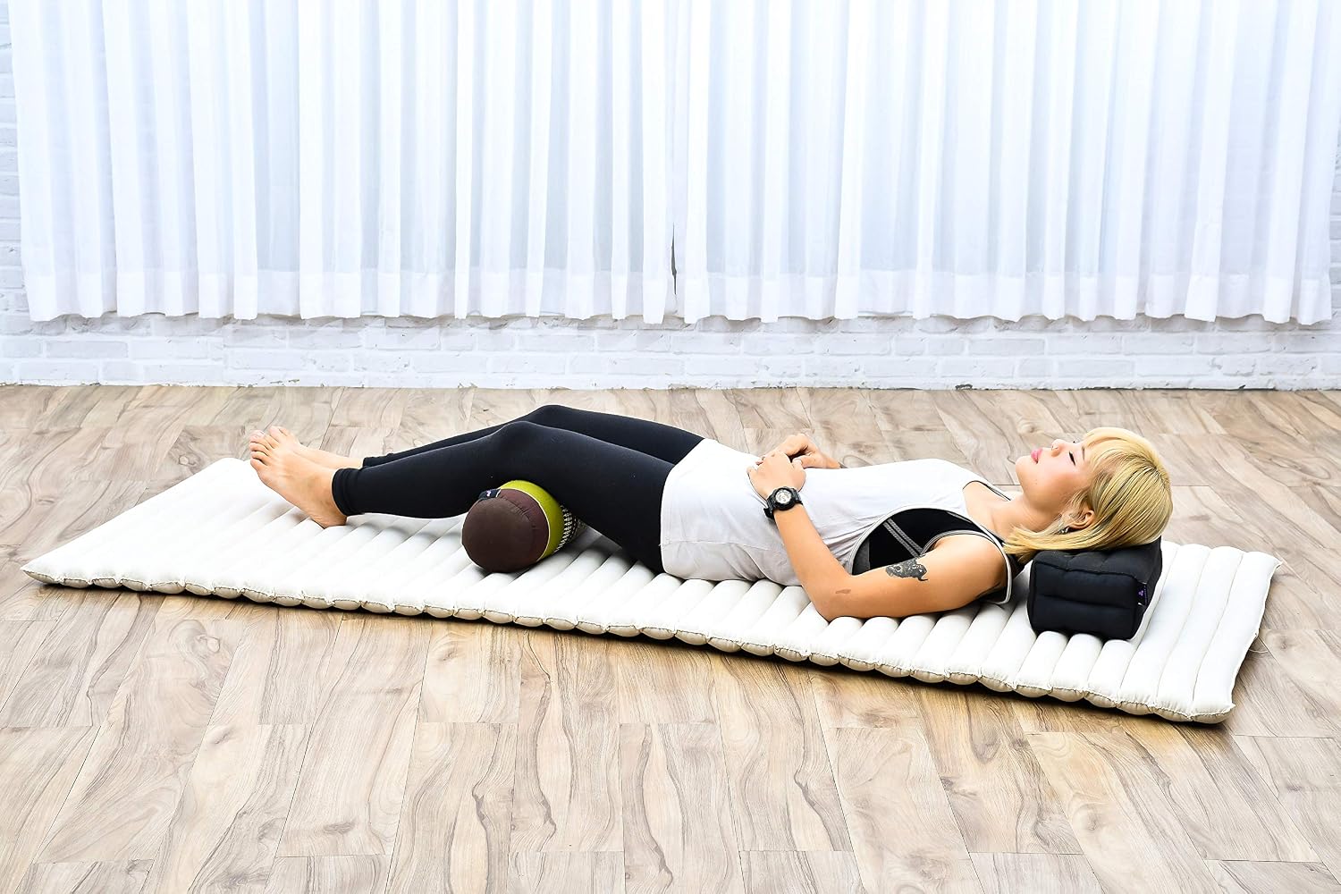 Leewadee Small Yoga Bolster – Shape-Retaining Cervical Neck Roll, Tube Pillow for Comfortable Reading, Kapok Filling, 22 x 6 x 6 inches image 4
