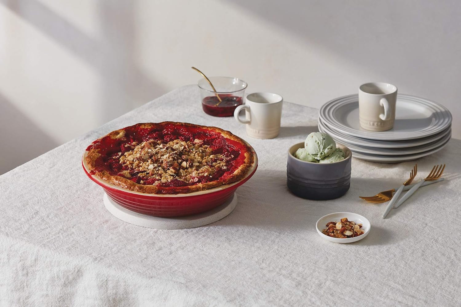 Le Creuset Stoneware Pie Dish, 9", Cerise