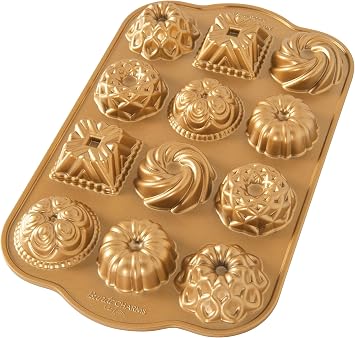 Nordic Ware Bundt Charms Pan, 3D Cast Aluminium Bundt Tin, Bundt Cake Tin with Geometric Pattern, Cake Mould Colour Gold