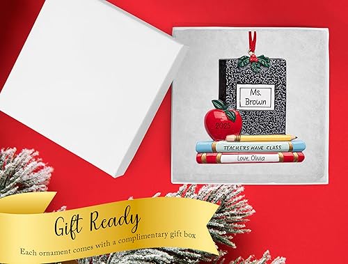 Miniatura 14 de Adorno de Navidad personalizado para profesor 2025 Adorno de pizarra personalizado para árbol de Navidad – Primera Navidad como recuerdo