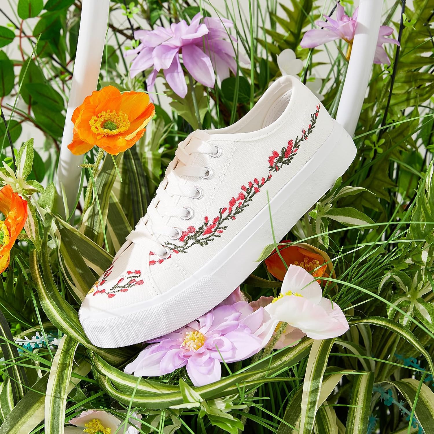 yageyan Womens White Embroidery Canvas Sneakers Low Top Tennis Shoes Womens Causal Sneakers - Image 5