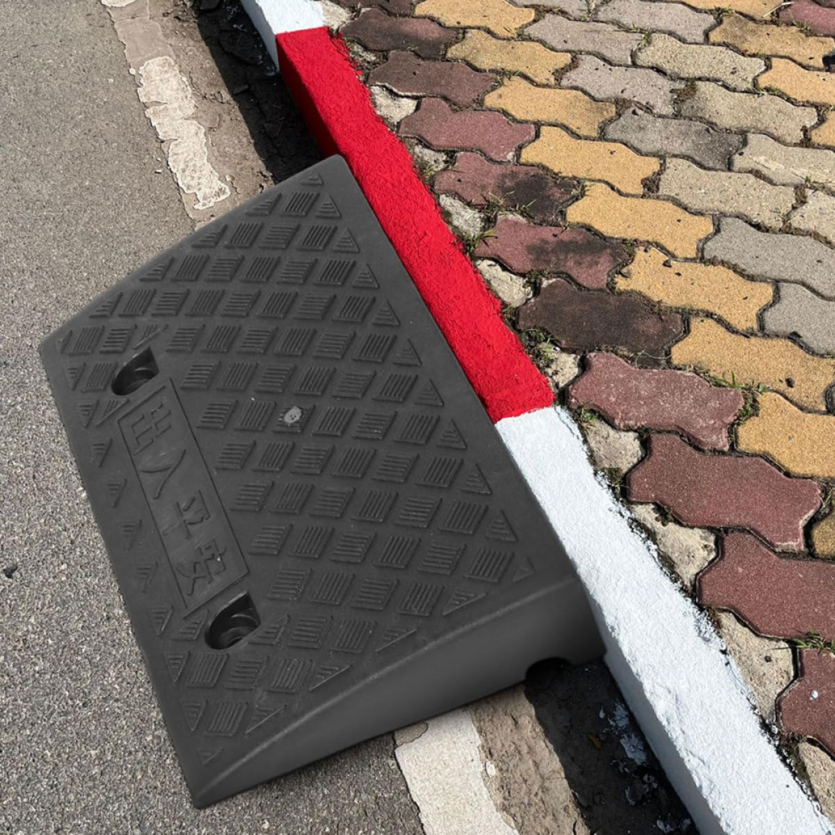 SHINEOFI Rampa de Goma para Bordillo de Coche 6 CM Alta Antideslizante Ligera y Portátil Protector de Entrada Adecuado para Sillas de Ruedas Monopatines y Uso Doméstico