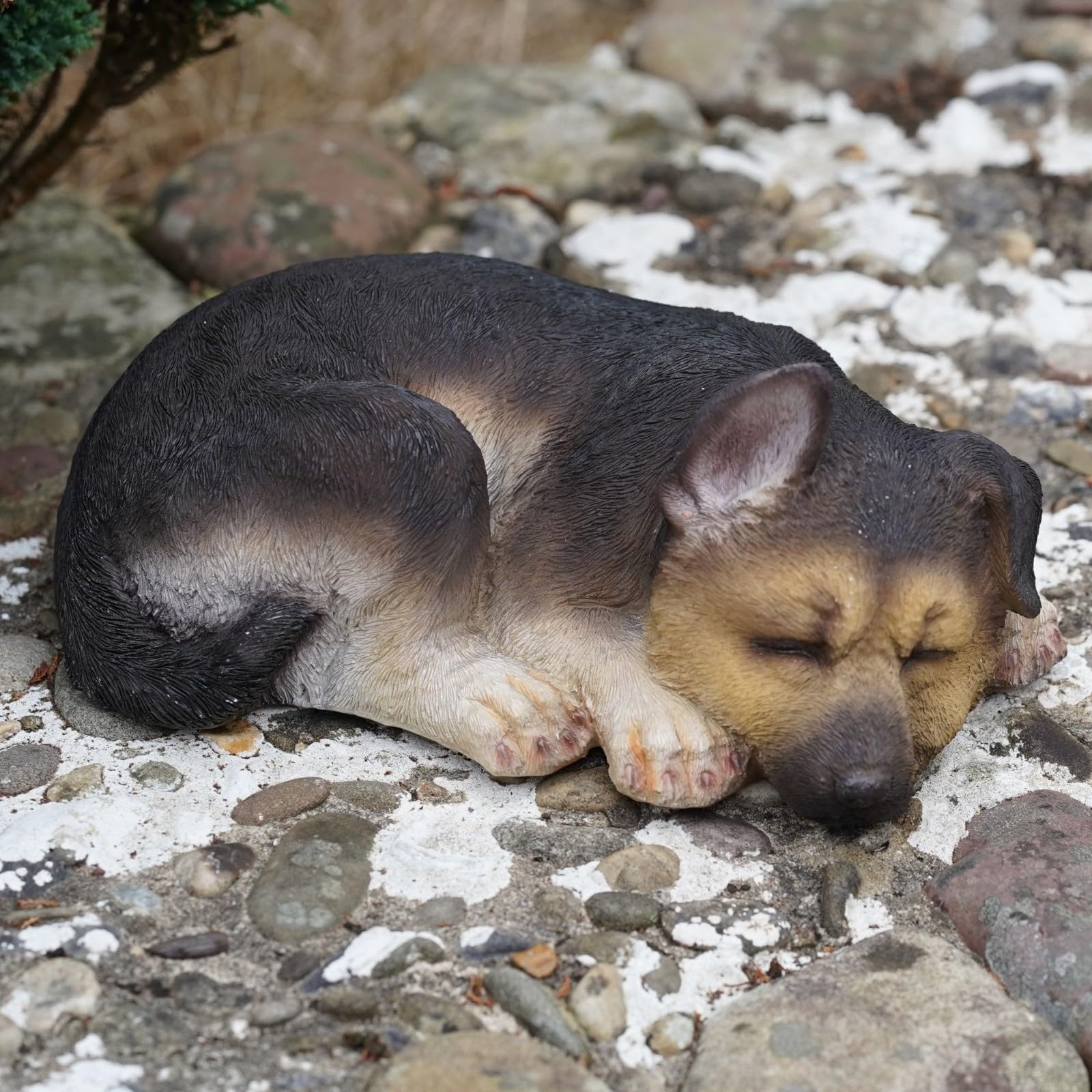Large Sleeping Alsatian Resin Sculpture Home Garden Puppy Dog Statue Outdoor Ornament British Laying Pet Gift