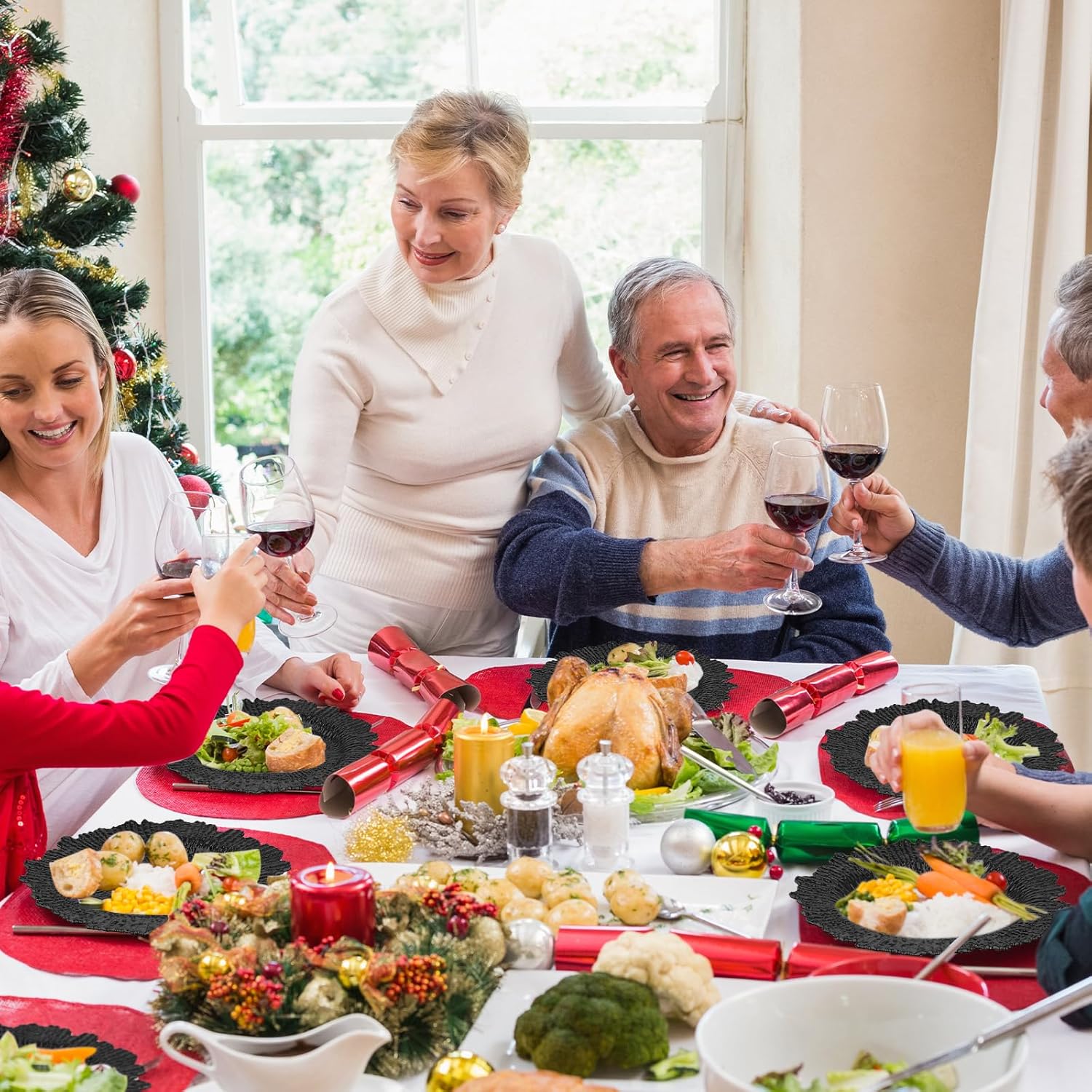 32 Pack Charger Plates Set Reef Chargers for Dinner Table Serving Tray Floral Plastic Decorative Plates for Table Setting Wedding Party, 13 Inch(Black)