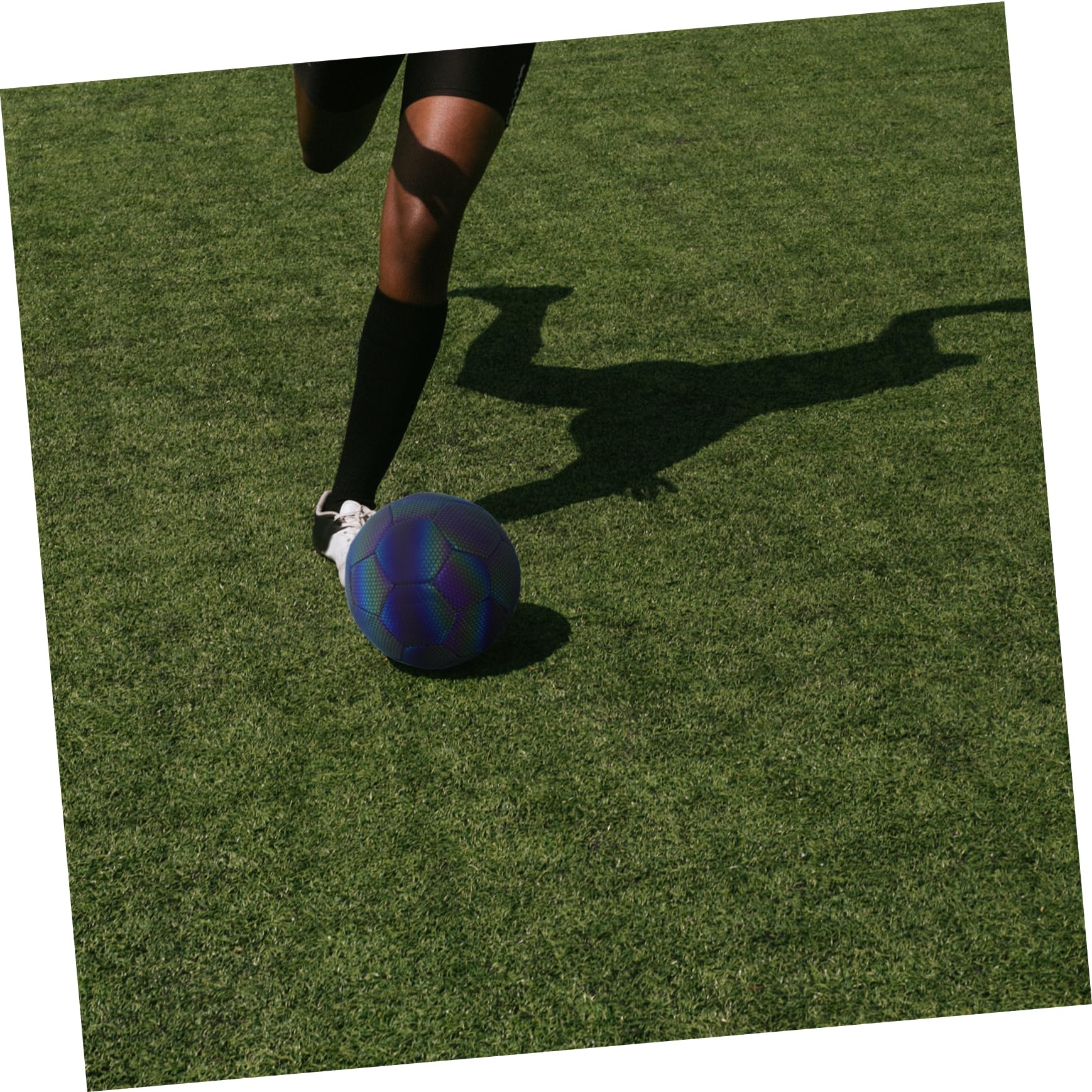 Pallone da Calcio Illuminato Riflettente, Pallone da Allenamento Outdoor | Palle da Calcio per Training Grounds e Club, Effetto Olografico, per Decorazioni Scuola