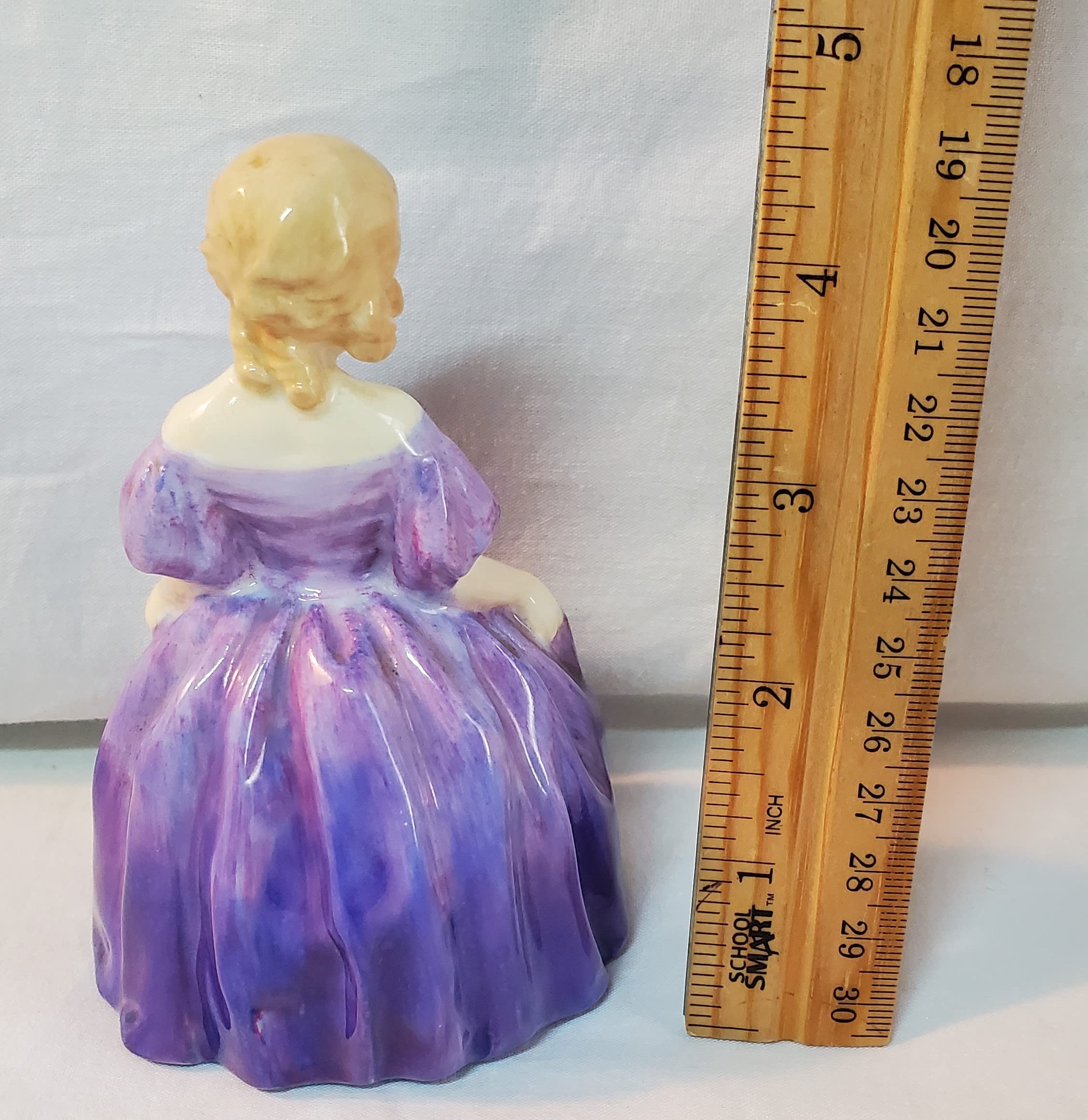 Royal Doulton figurine - HN1370 - Marie - purple or dark blue