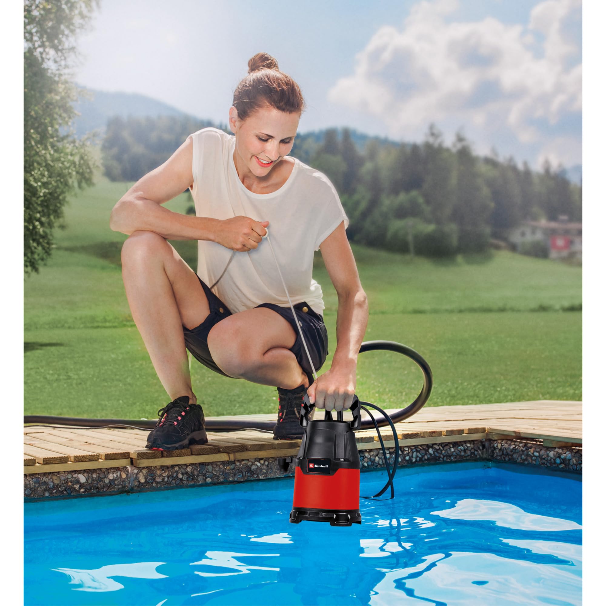 Pompa a immersione GC-SP 2275 di Einhell (220 W, 7.500 litri all'ora, prevalenza - altezza di mandata massima - 6 m, a fondo piatto, fino a 5 mm, pompa per acque chiare, granulometria fino a 5 mm)