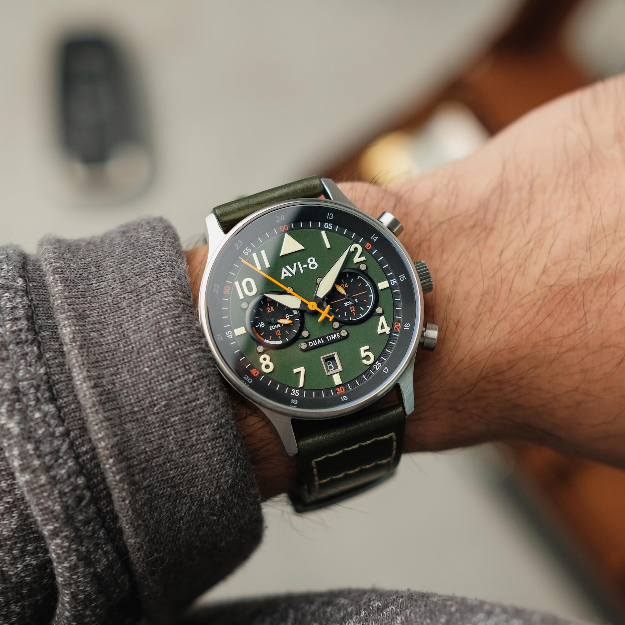 AVI-8 Hawker Hurricane Carey AV-4088 - Orologio da uomo al quarzo giapponese, 43,5 mm, con cinturino in pelle o acciaio inox