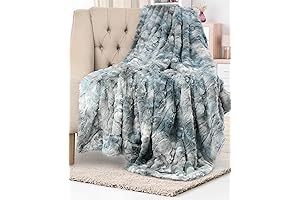 Festive Faux Fur Throw Blanket: Ultimate Comfort and Style