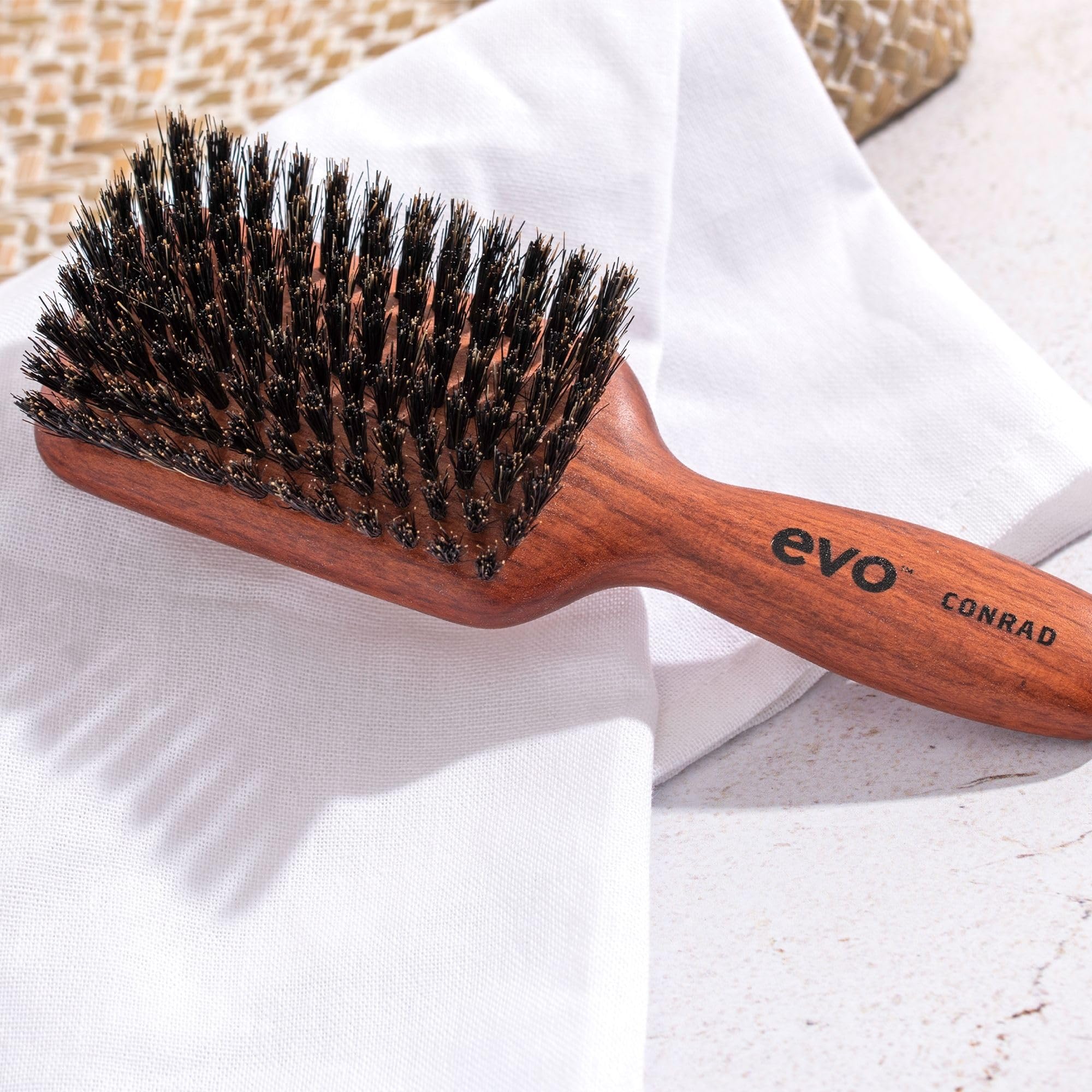 EVO conrad bristle paddle brush, Stylingbürste für alle Haartypen, zum Glätten, Entwirren mit natürlichen Wildschweinborsten, Haarbürste Frauen, Damen, Herren I aus zertifiziertem Holz hergestellt