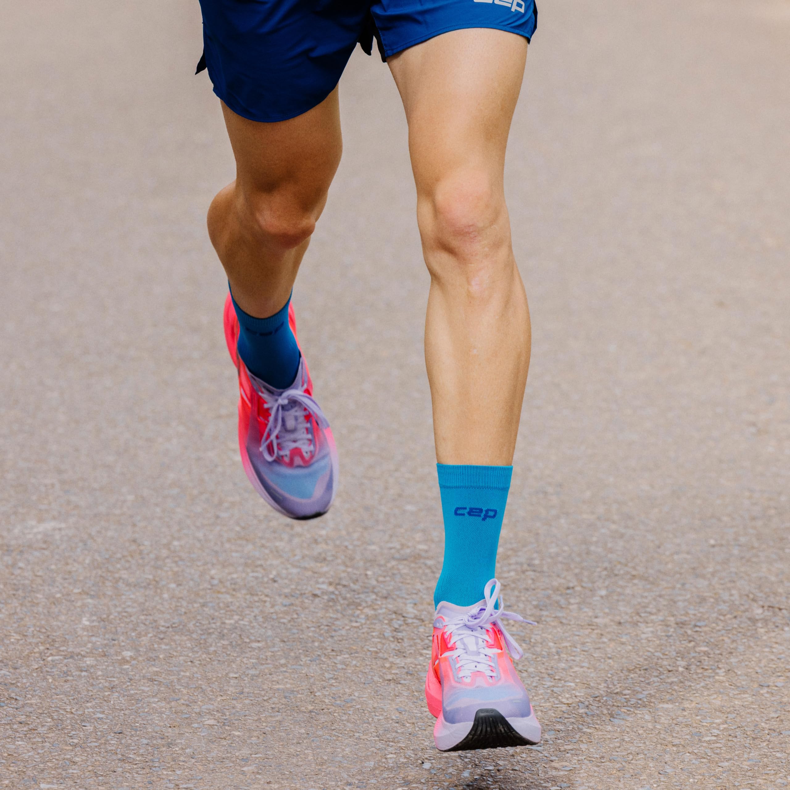 CEP Core Run Chaussettes de course ultralégères mi-hautes – Coupe de compression – Design sans ampoules pour la performance chez les hommes et les femmes