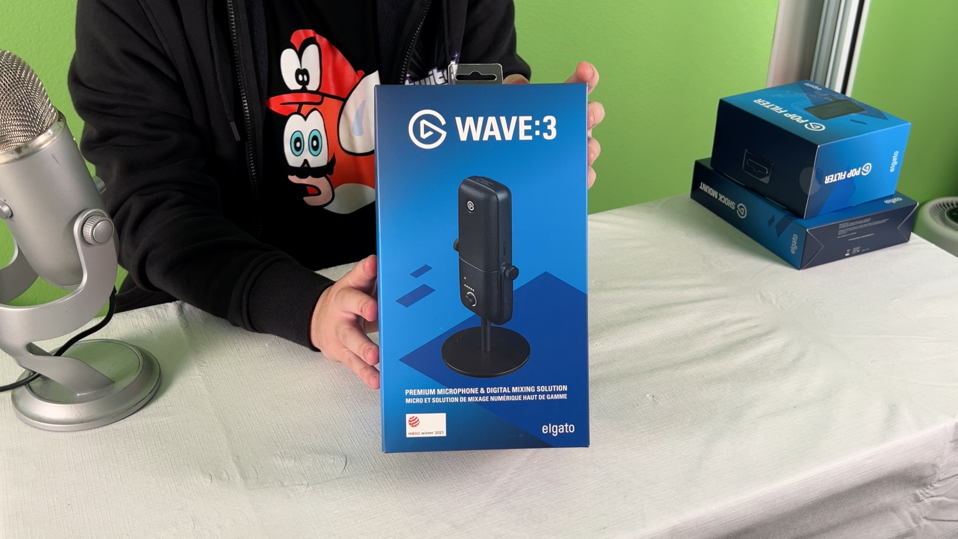 Watch Elgato Wave&colon;3 Microphone UNBOXING! on Amazon Live