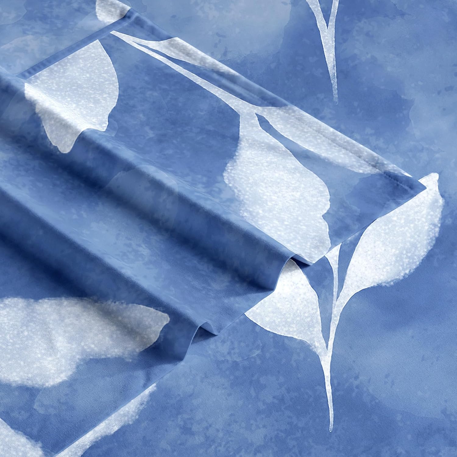 Wake In Cloud - Floral Bed Sheets, 4-Piece Sheet Set, Botanical Flower Shabby Chic Leaves Pattern Printed Farmhouse Vintage Aesthetic Bedding, Deep Pocket, Slate Blue, King Size