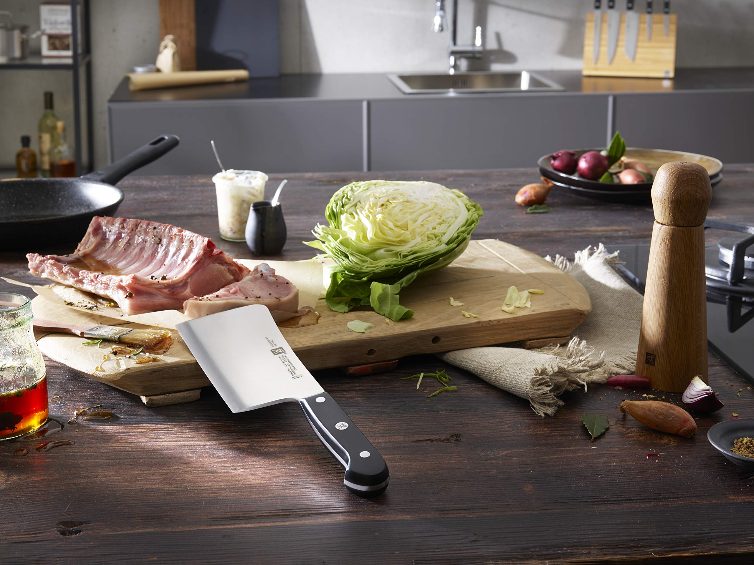 ZWILLING Gourmet Couteau de Chef Chinois, 18 cm, Acier Spécial Inoxydable, Manche Ergonomique en Plastique, Noir, Fabriqué en Allemagne