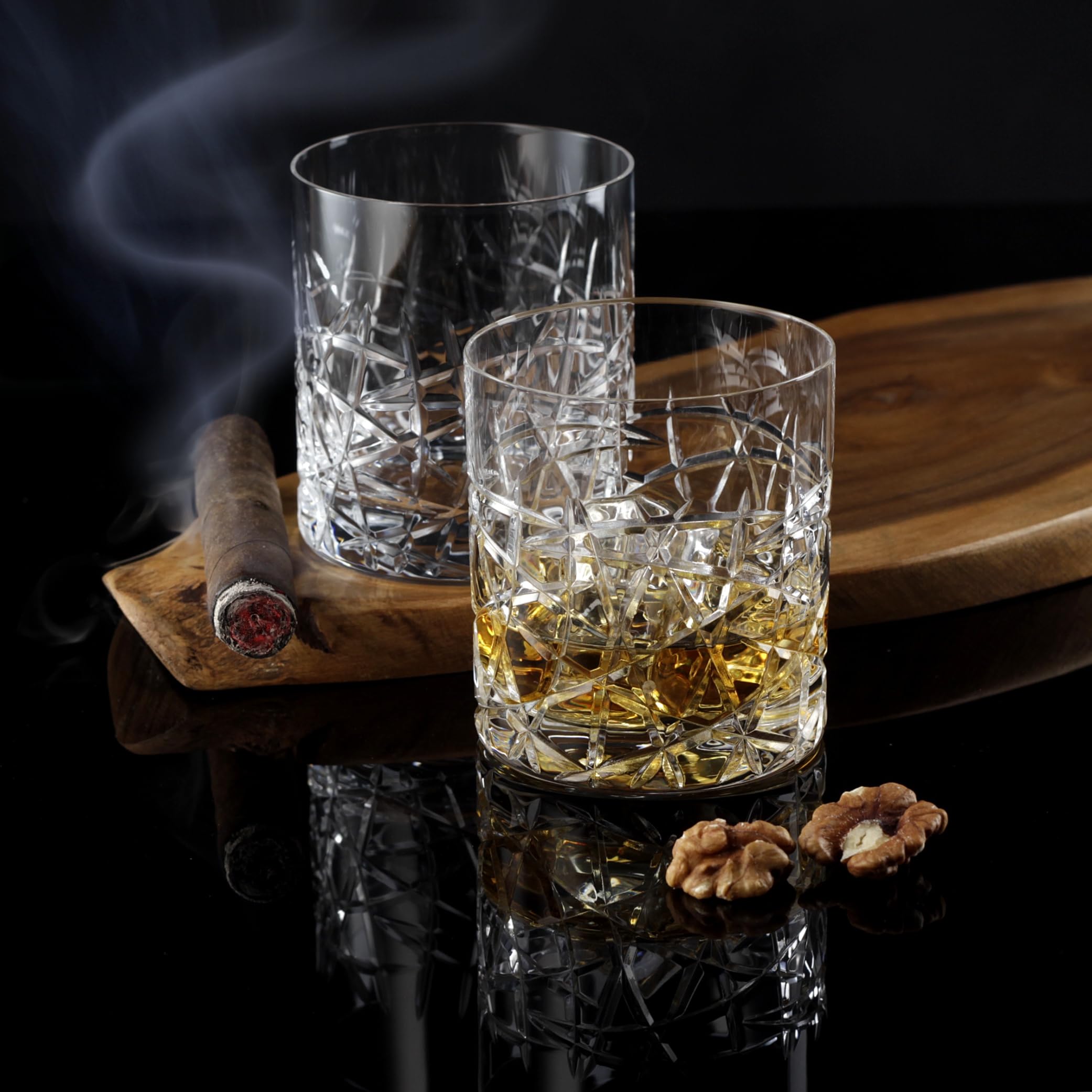 Avallon Lot de 4 verres à whisky en cristal - Élégantes verres sans plomb pour whisky, rhum et cocktails - Artisanat précis - Dans une boîte cadeau - Idéal comme verres à whisky
