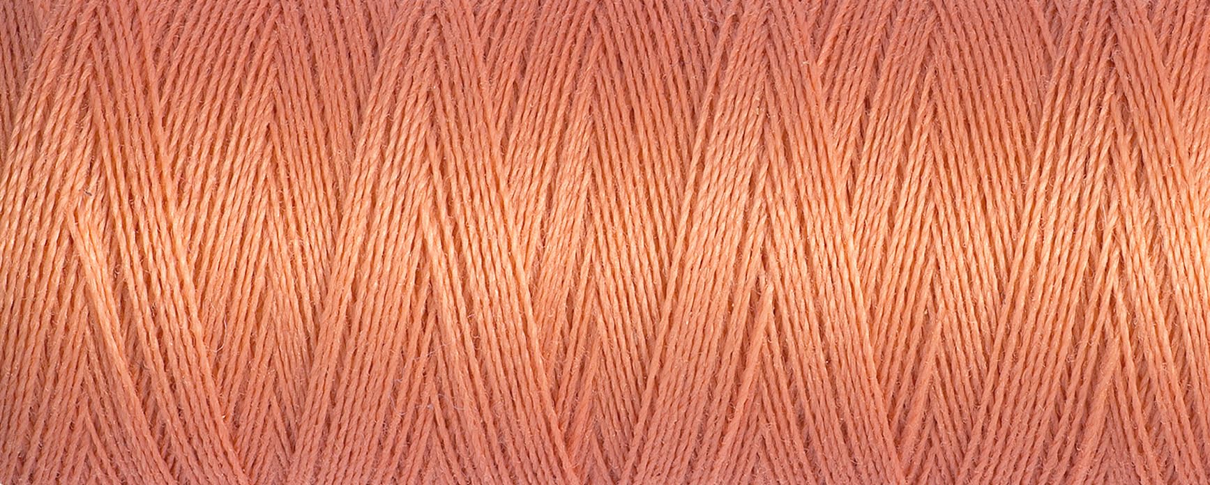 Gutermann Silk Thread, 100m/109 yd, Peach Fuzz — image 1