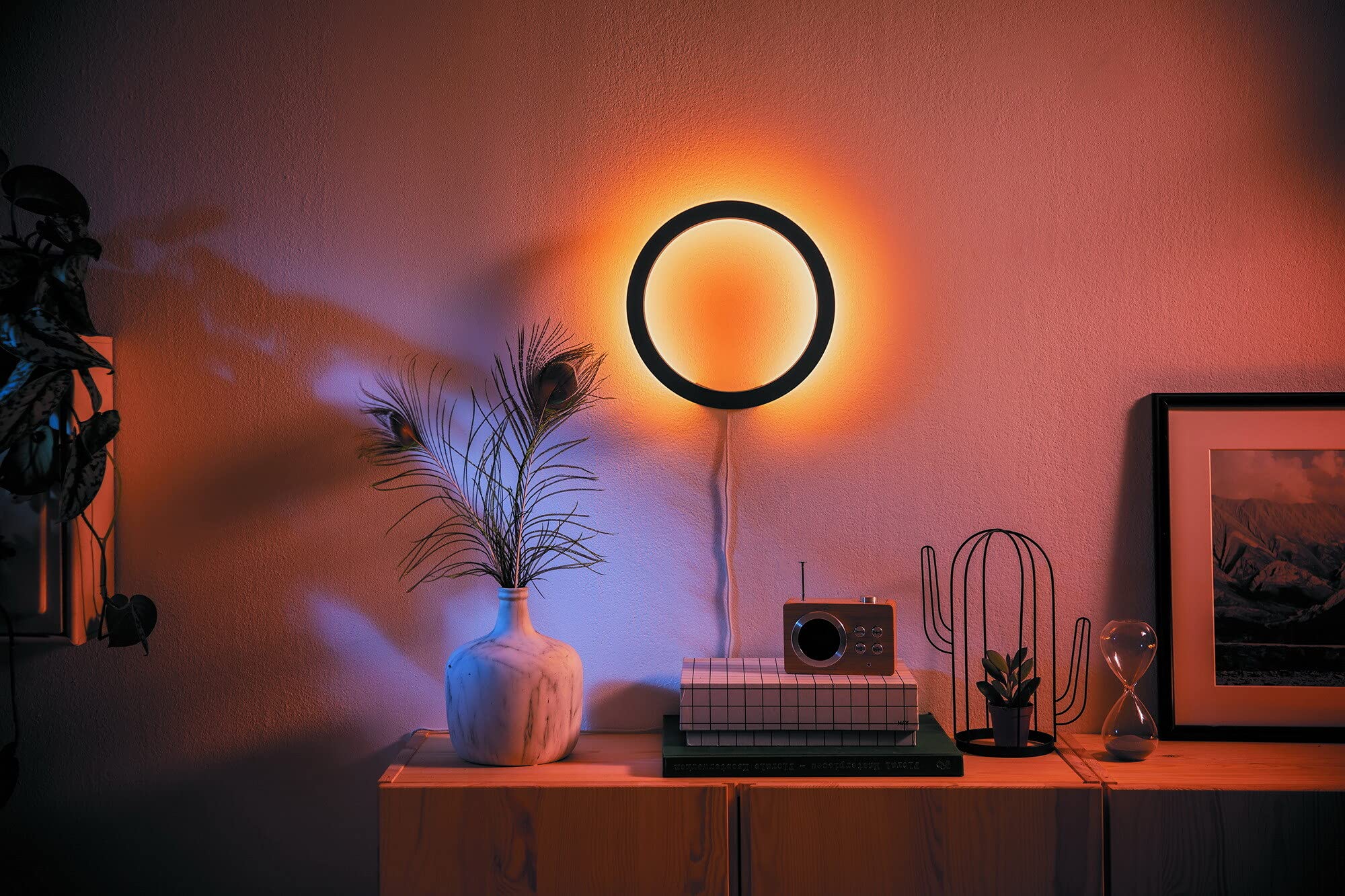 Philips Hue White and Color Ambiance Lampada da Parete LED Smart Sana, Luce Bianca o Colorata, Dimmerabile, 20W, Nero