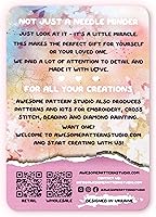 Vista 2 de Awesome Pattern Studio Needle Minder Set - Mandala Bee Magnetic Needle Minder + 2 empujadores de agujas. Pin de esmalte para punto de cruz, bordado