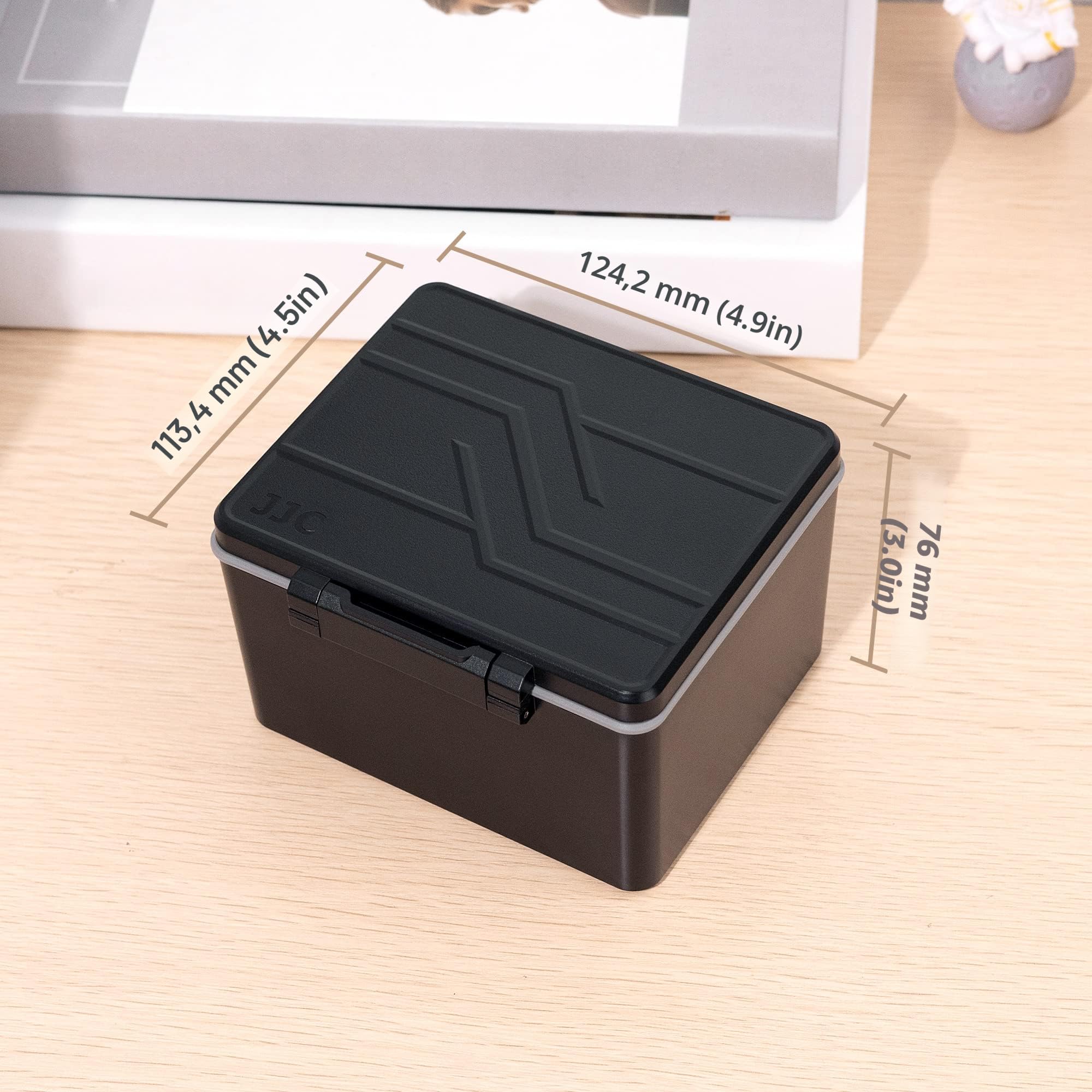 JJC AAA AA Batterie-Organizer Aufbewahrungskoffer mit Batterietester, Wasserabweisender Hartschalen-Batterien Organizer mit abnehmbarem Batterieprüfer, hält 20 AA-Batterien und 14 AAA-Batterien