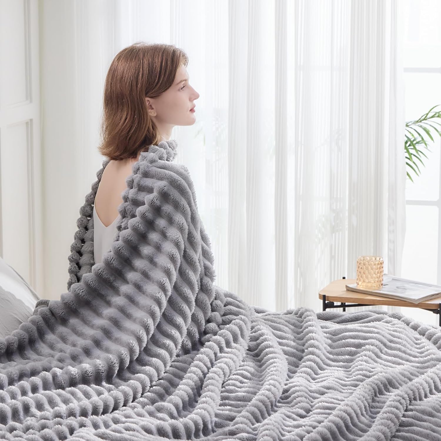 NEWCOSPLAY Super Soft Queen Blanket Light Grey Premium Silky Flannel Fleece 3D Ribbed Jacquard Lightweight Bed Blanket All Season Use (Light Grey Ribbed, Queen(90"x90")) - Image 3