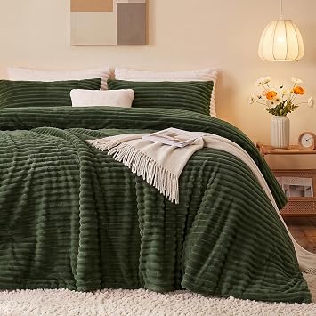 HYLEORY Fluffy Queen Comforter Set 3 Pieces - Fleece Fluffy Soft & Warm Plush Olive Green Comforter Sets, Luxury Fuzzy Bedding Sets, All Season Heavy Bed Set Queen Size with 2 Pillowcases