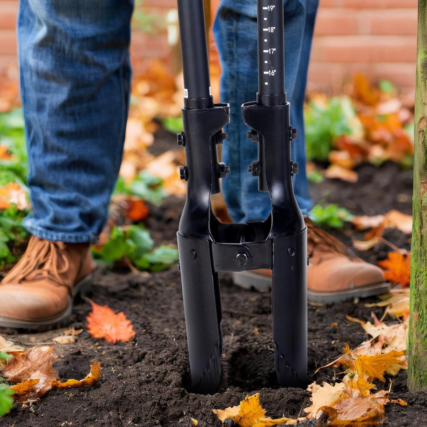 VEVOR 57.5" Post Hole Digger, Heavy Duty Post Hole Digger with Fiberglass Measurement Handle, Manual Hole Digger with Metal Blade, Post Hole Digger Tool for Digging Cultivating Yard Work Gardening - Image 8