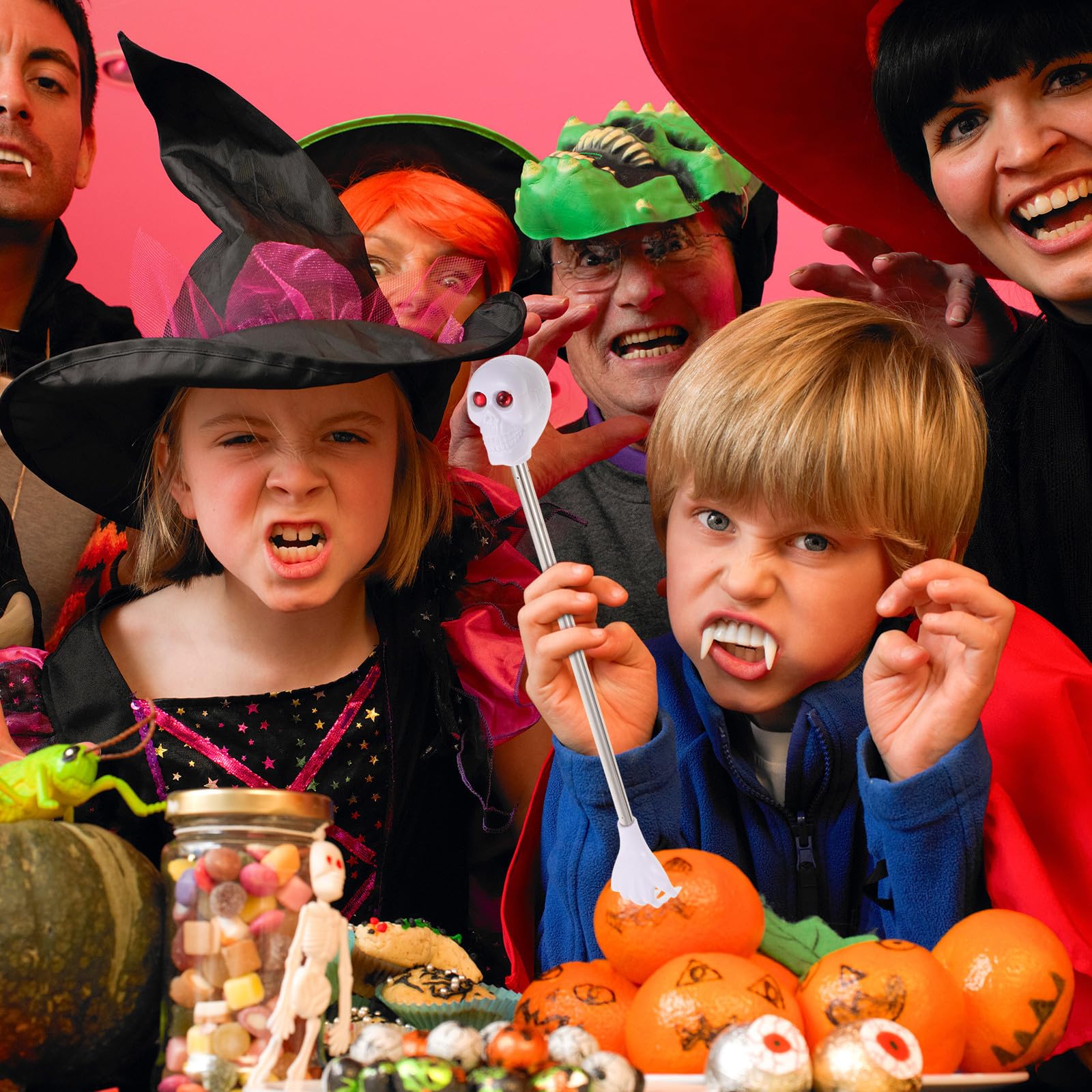 Abaodam 16 Stück Langlebiger Rückenkratzer aus Kunststoff mit Totenkopf Design Kreativer Massagestab für Schwer Erreichbare Stellen Halloween Massagegerät Zufällige Farbe