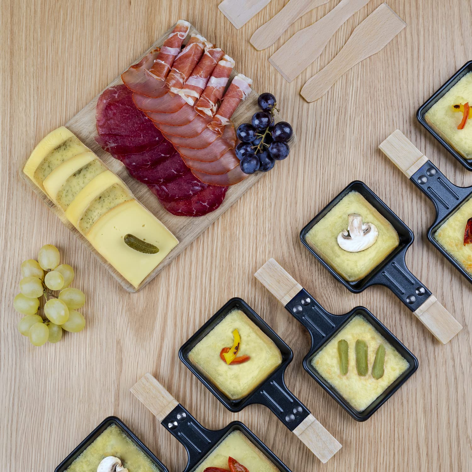 H.Koenig Raclette-Gerät WOD360 für 8 Personen, 1400 W, um 180° drehbarer Sockel, Naturholz-Design, 8 antihaftbeschichtete Pfännchen und Spatel,abnehmbare Platten - Granitsteinplatte und Grillplatte