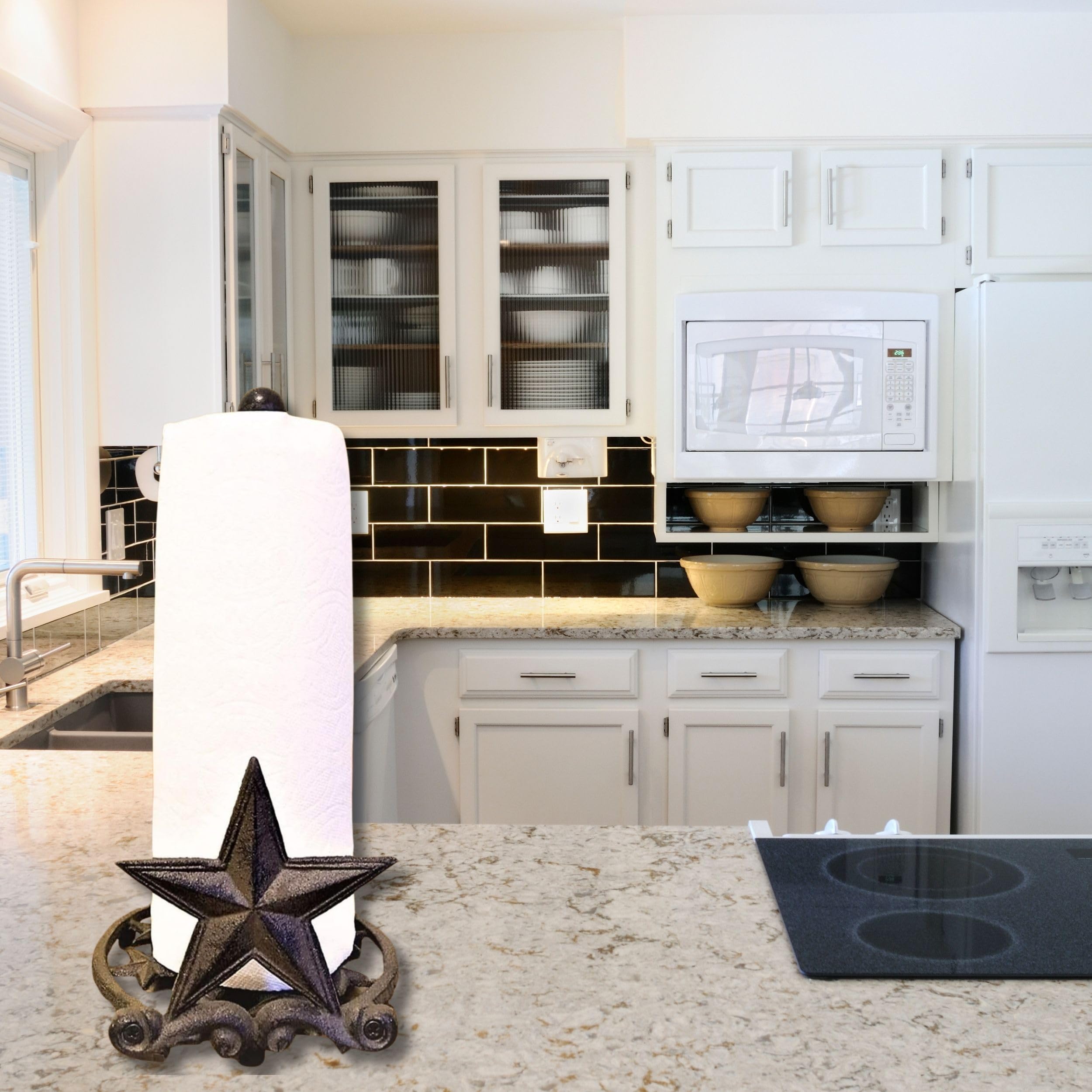 BestGiftEver Metalowy rustykalny uchwyt na ręczniki papierowe z gwiazdami - wolnostojący blat kuchenny dekoracja do domu wiejskiego i stylu zachodniego - wykonany z rustykalnego brązowego żeliwa,