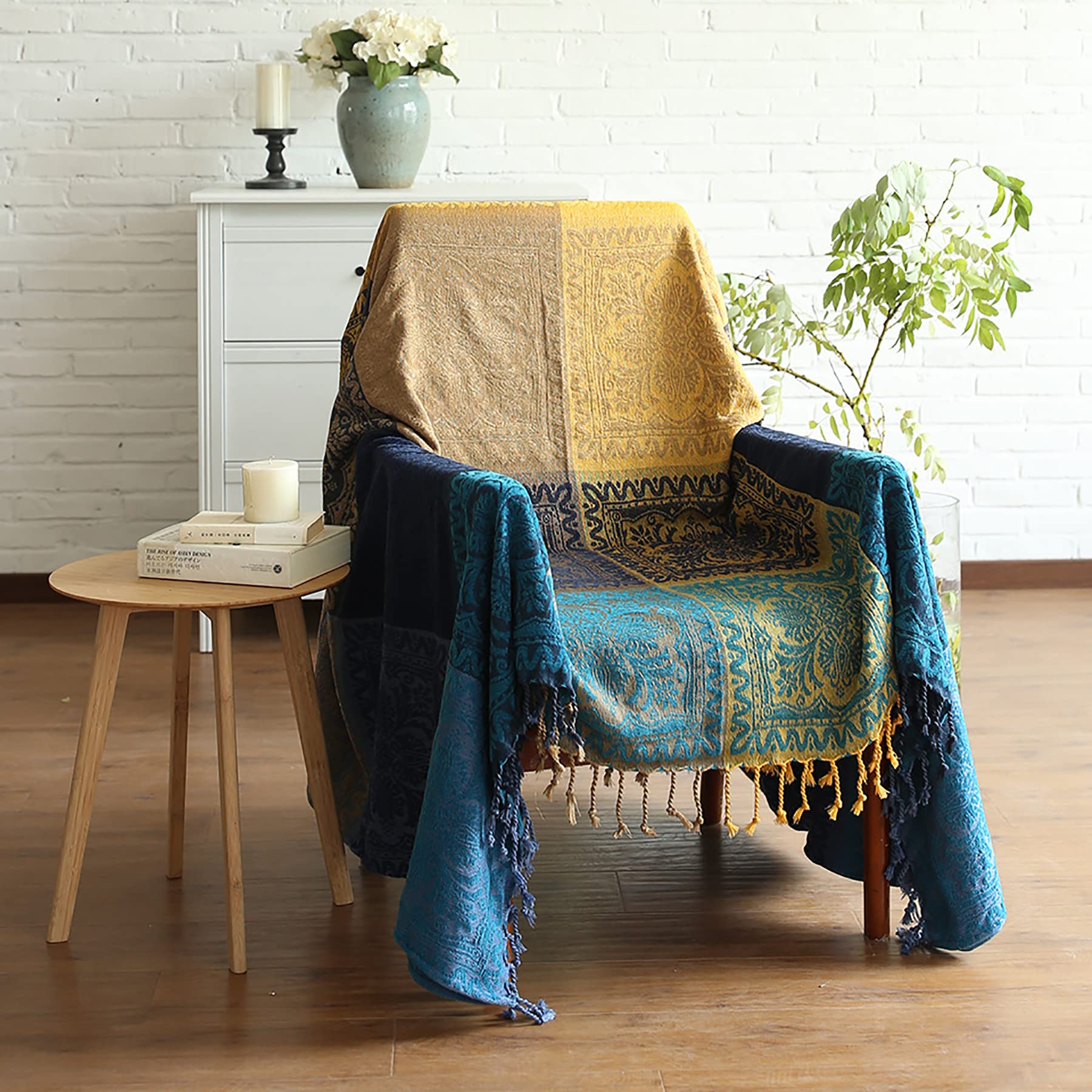 Coperta in ciniglia con nappe in jacquard, per letto, divano e poltrona, con frange bohémien, colore rosso, S: 60 x 75
