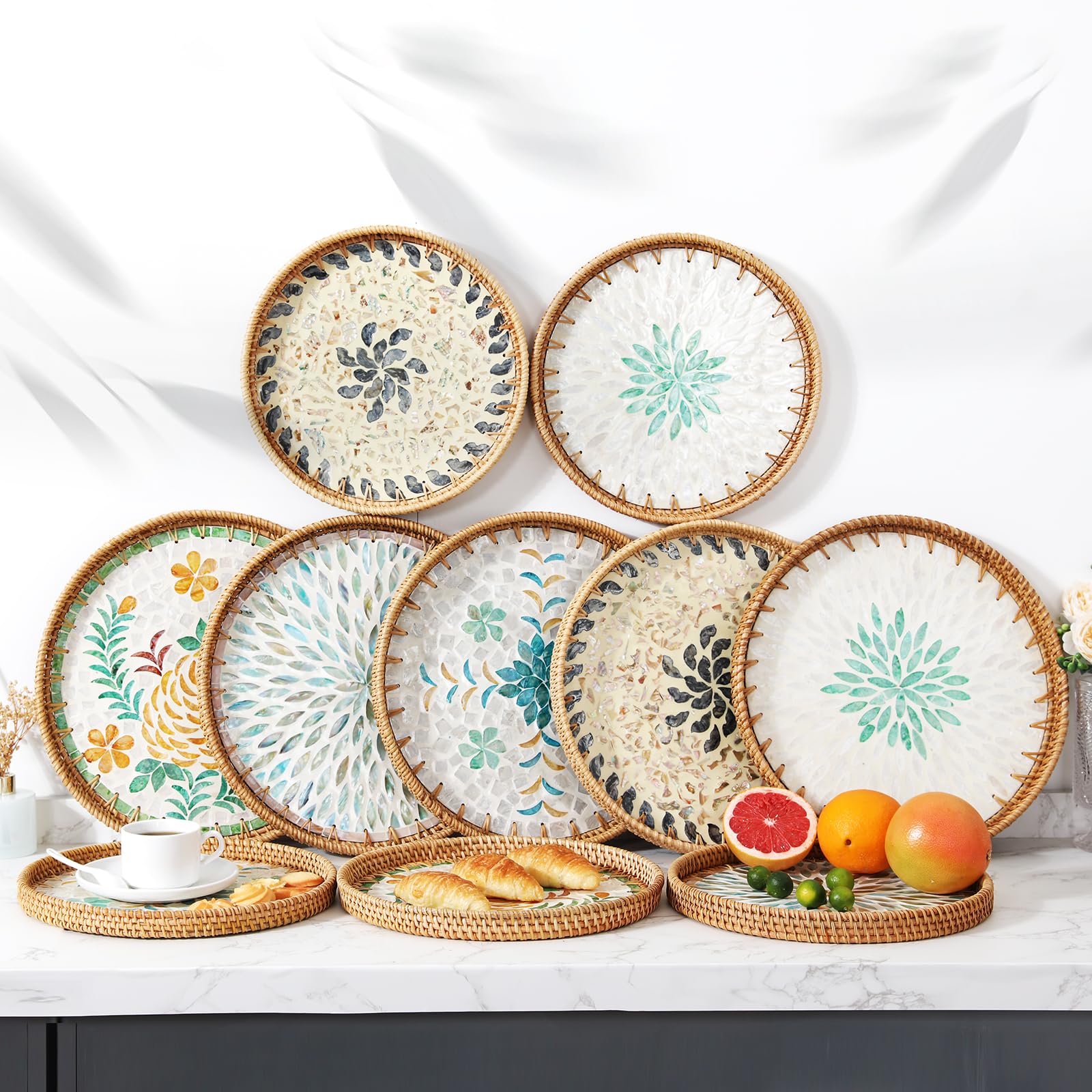 Bandeja de ratán para servir con nácar, bandeja redonda para mesa de café, bandeja redonda de mimbre, bandeja decorativa bohemia, bandeja tejida (flor de la suerte, 11.8 pulgadas)