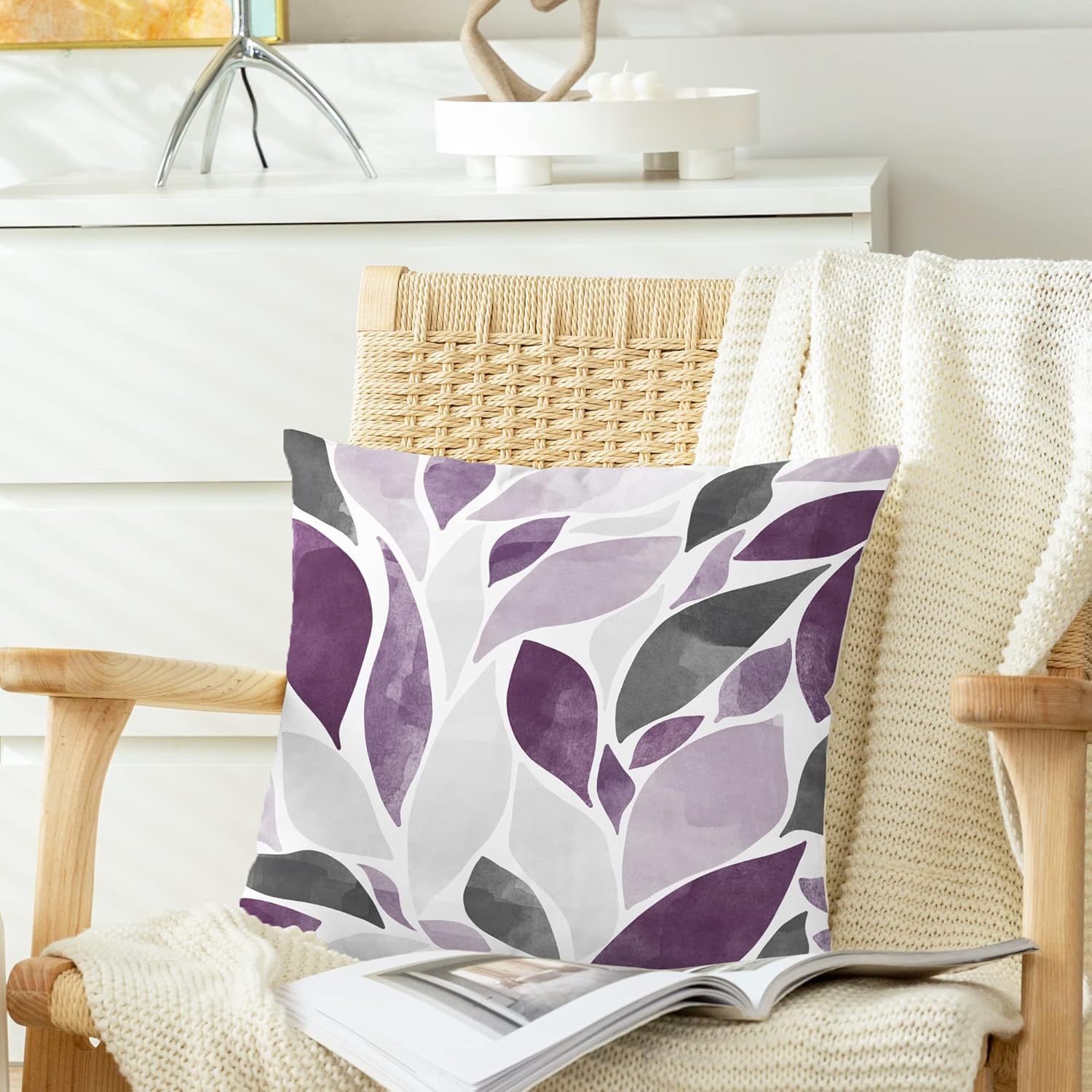 CaliTime Throw Pillow Cases Pack of 2 Cozy Fleece Falling Dahlia Floral Flowers Petals Decorative Cushion Covers for Couch Bed Sofa Farmhouse Decoration 40cm X 40cm Deep Purple... - Image 3