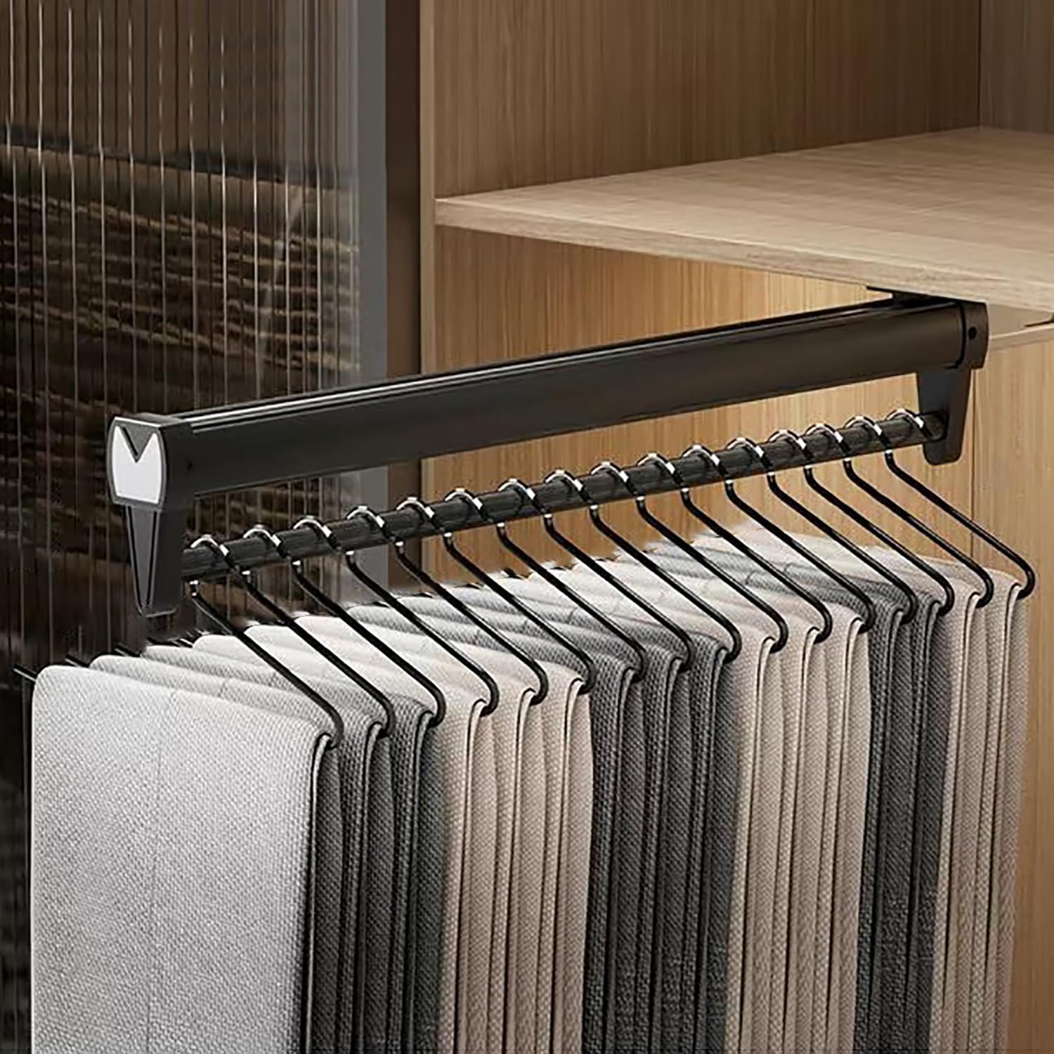 Asta Portapantaloni Estraibile,Pantaloni Estraibiles Lega Di Alluminio Appendiabiti,Bastone Armadio Appendiabiti con Ammortizzatore,Portapantaloni Salvaspazio per 22 Pantaloni（55cm x10cm）