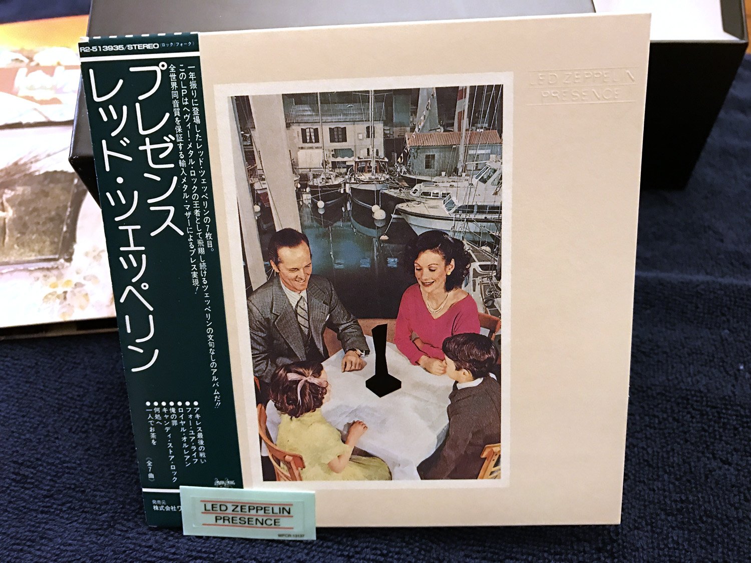 Definitive Collection (Mini Replica)