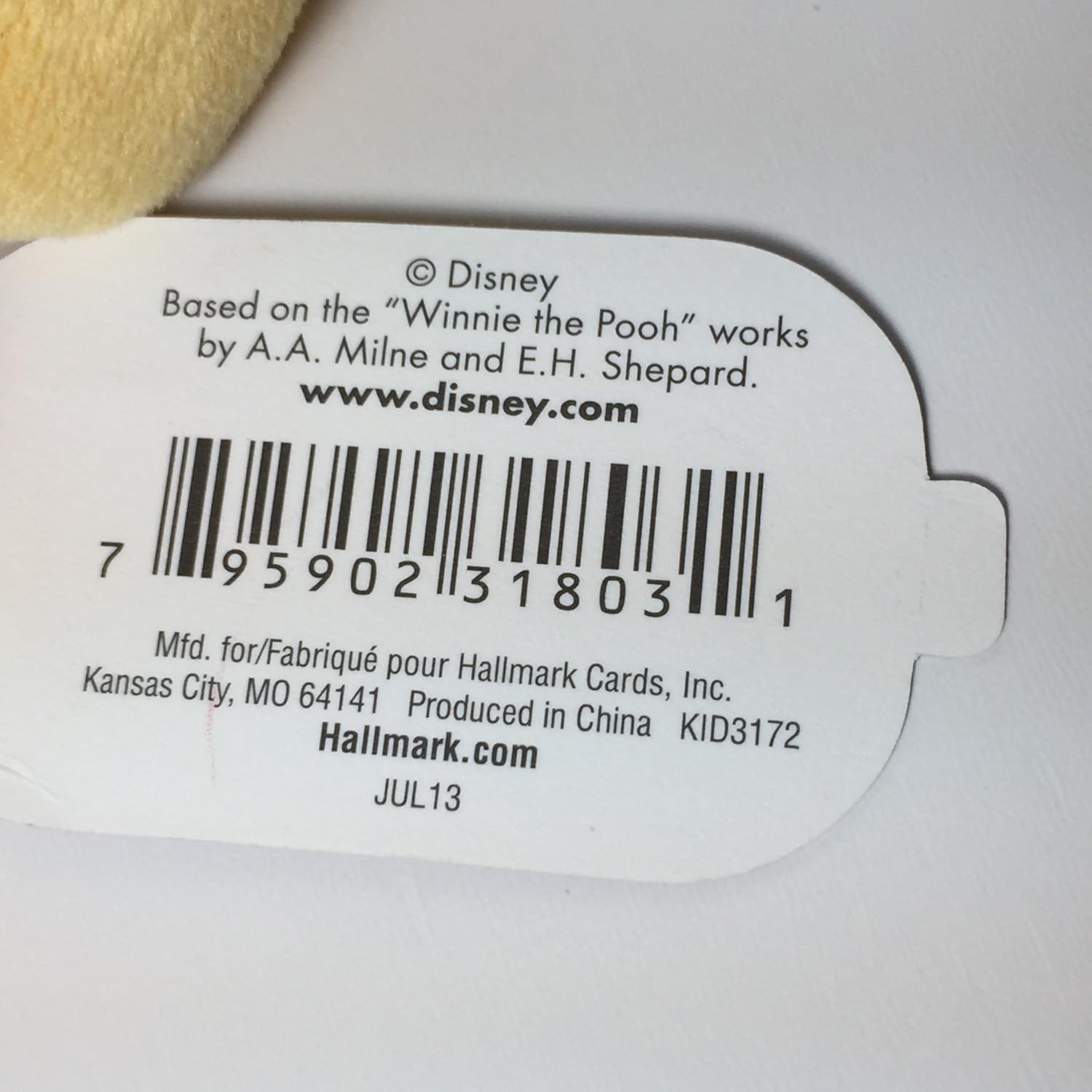 Hallmark Plush KID3172 Disney Pooh Itty Bitty Plush
