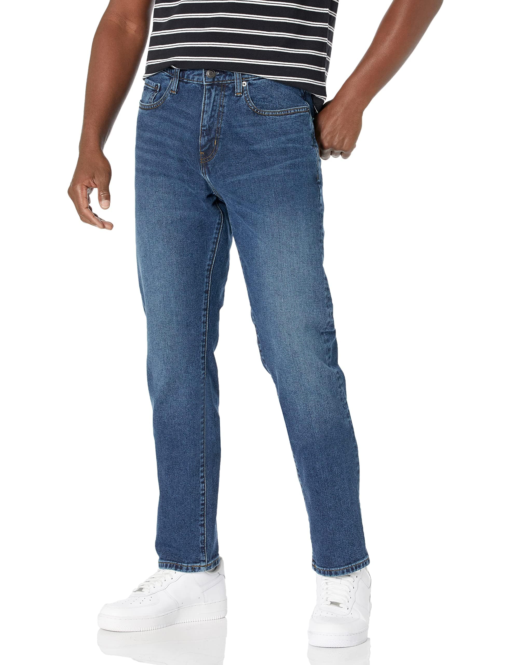 Amazon Essentials Uomo Jeans Elasticizzati con vestibilità Sportiva