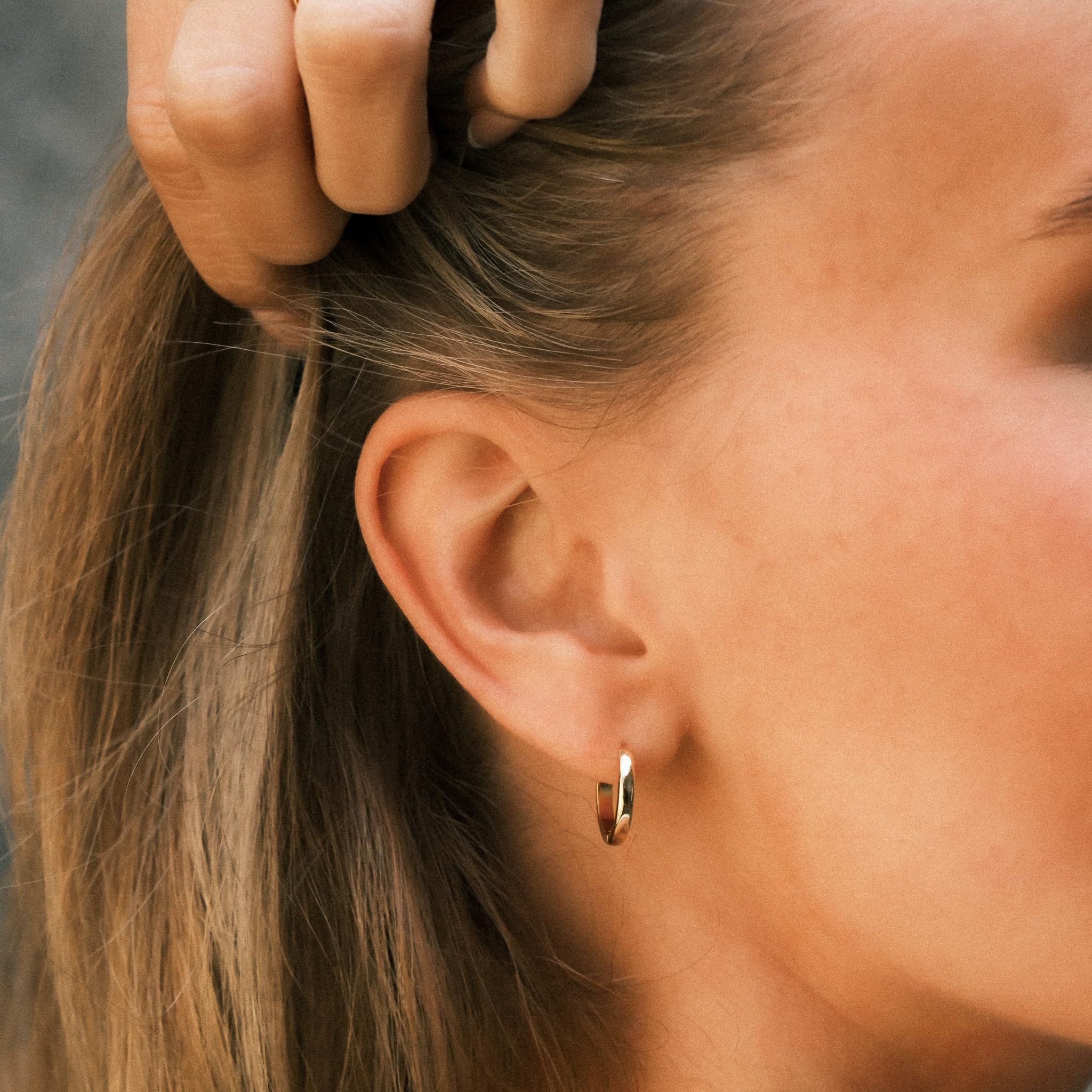 Mary & Jules goldene Ohrringe Damen aus recyceltem Silber, vergoldet, Ohrringe Creolen Gold aus 925 Sterling Silber, Ohrringe Gold Creolen für Frauen und Mädchen, hautverträglich, Echtschmuck