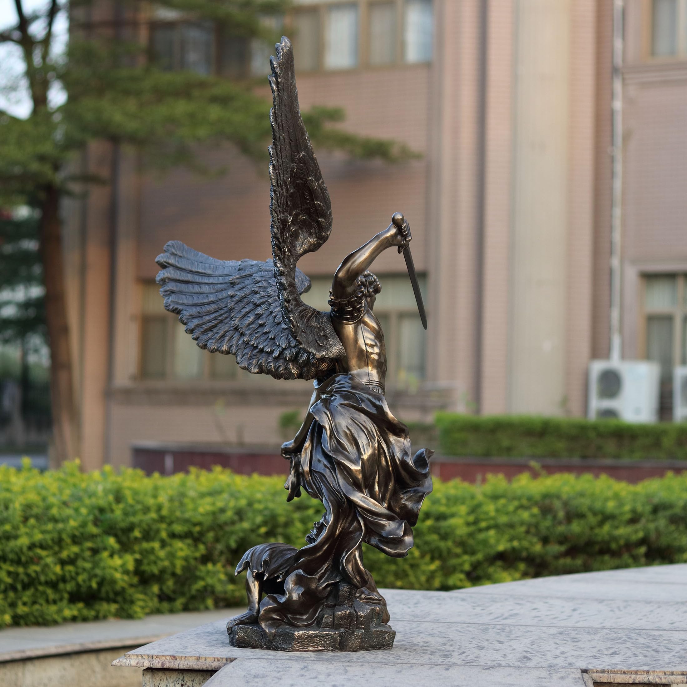 25cmEsculturaAngel Statue インテリア オブジェ 高級感 Amazon.com: Veronese Design 43 Inch Large Archangel Saint Michael