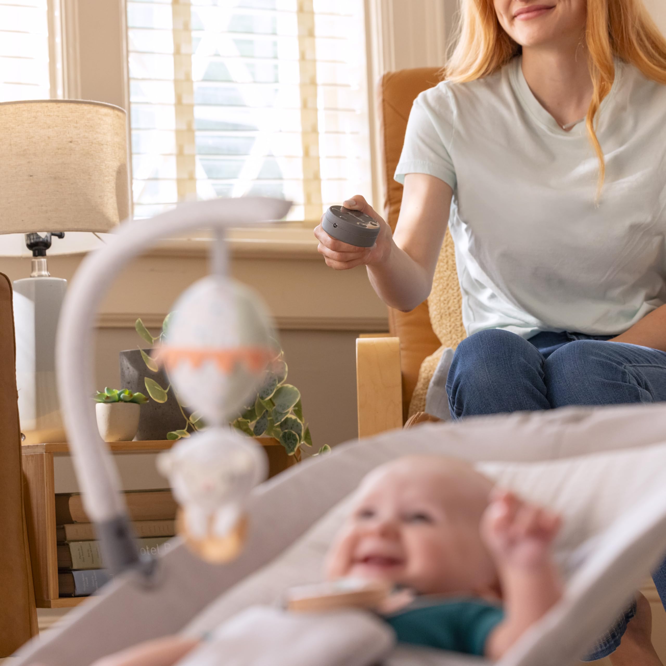 Ingenuity, Asiento Automático Keep InMotion para Mecer al Bebé, Incluye Mando a Distancia, Materiales de Primera Calidad, para Edades de 0 a 6 Meses, Cielos con Alma