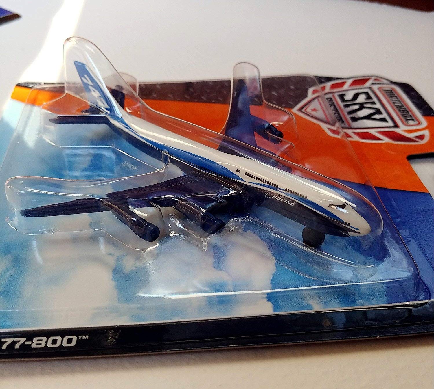 Matchbox Sky Busters - New 2018 Model -compatible with Boeing 77-800
